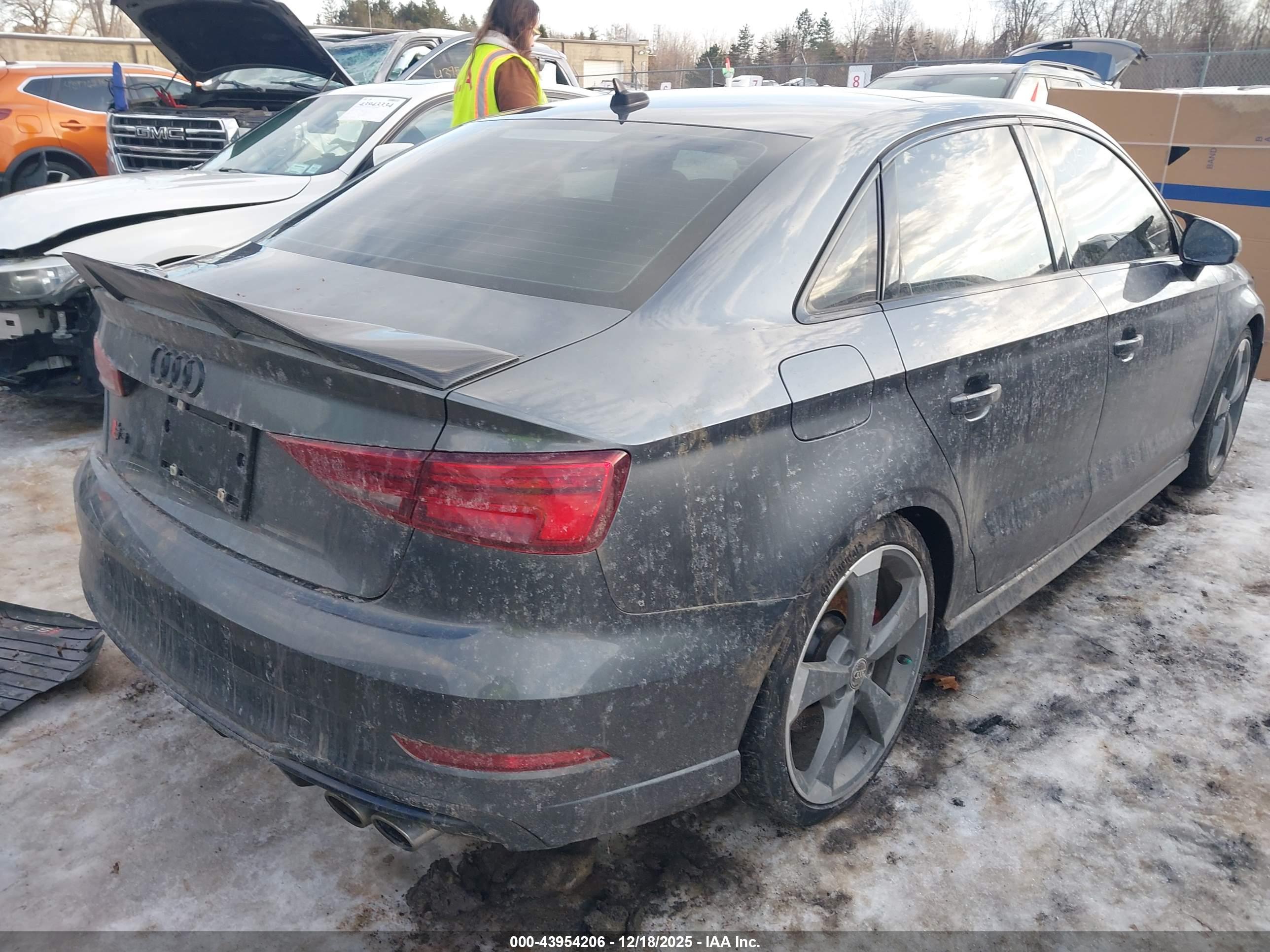 AUDI S3 image 4