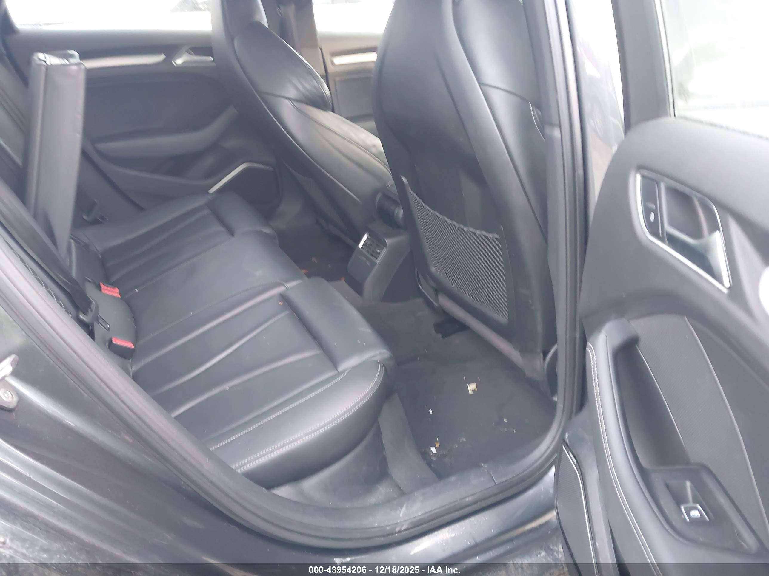 AUDI S3 image 8