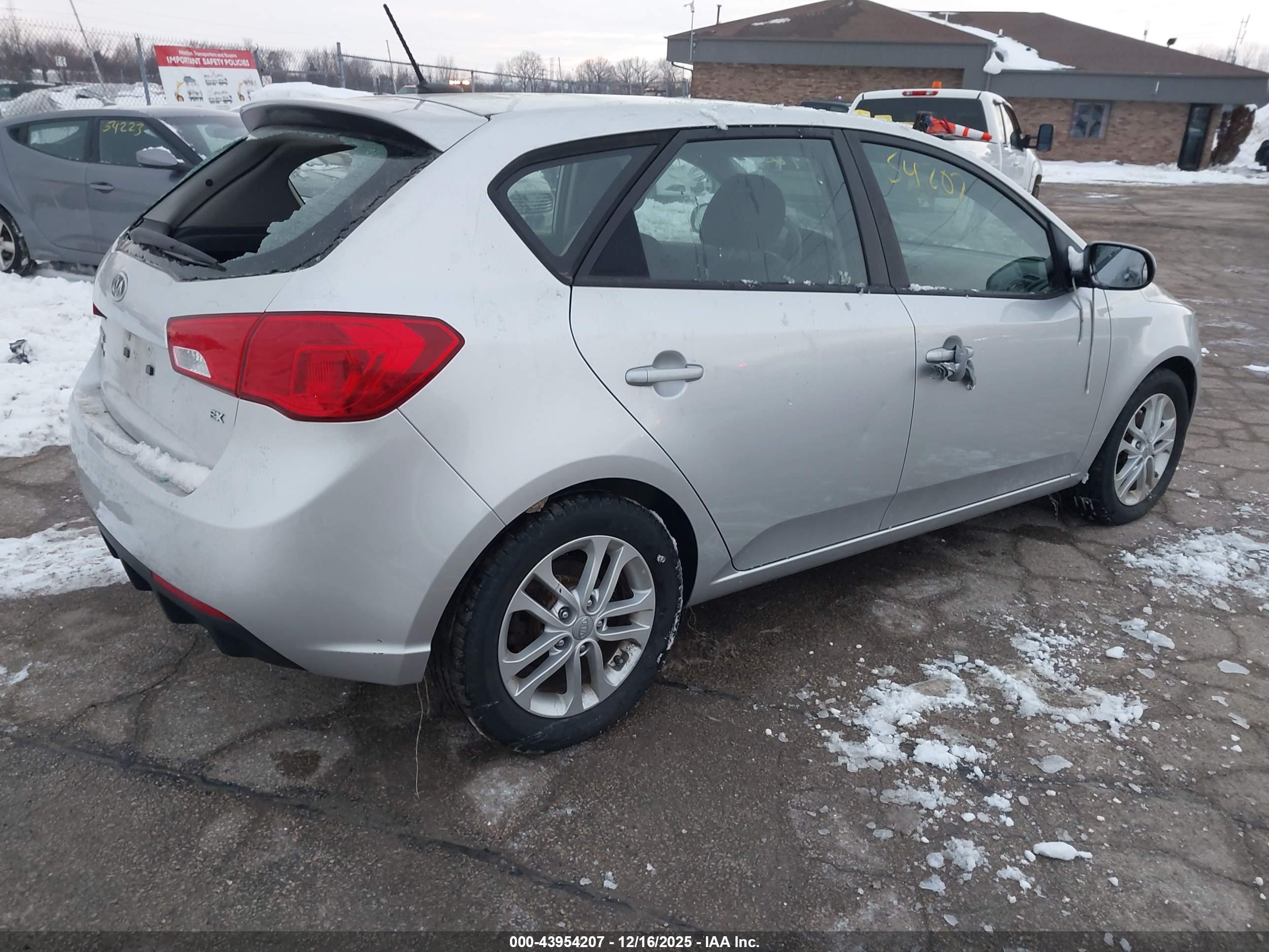 KIA FORTE image 4