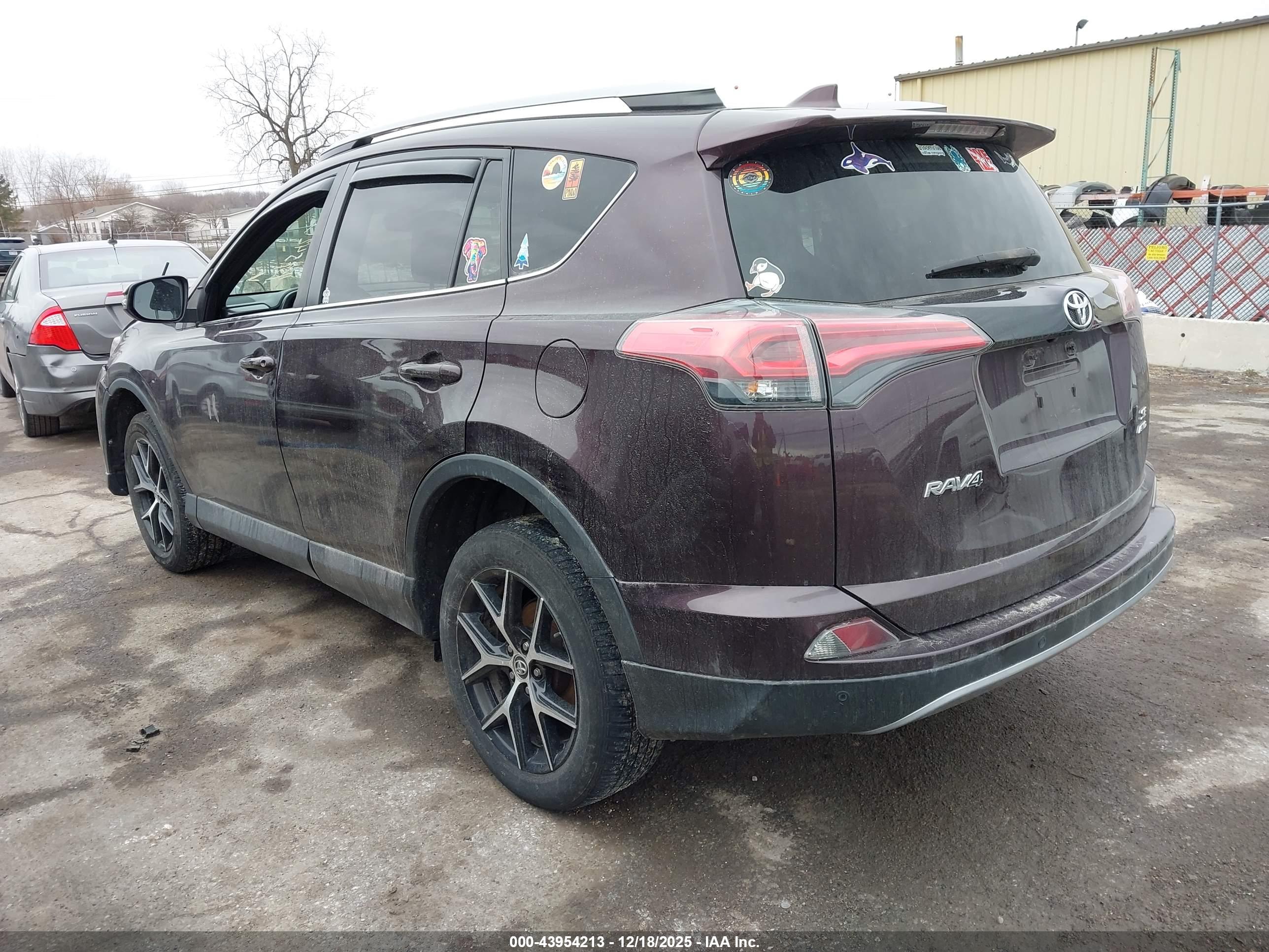 TOYOTA RAV4 image 3