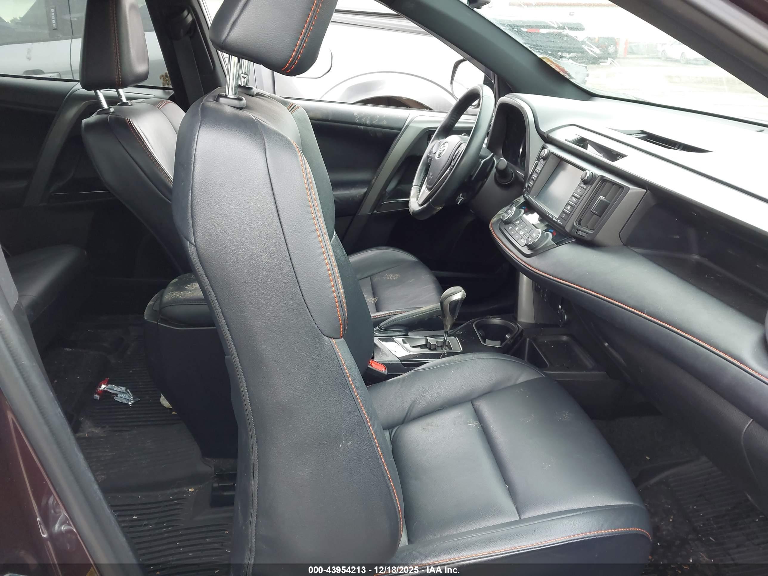 TOYOTA RAV4 image 5