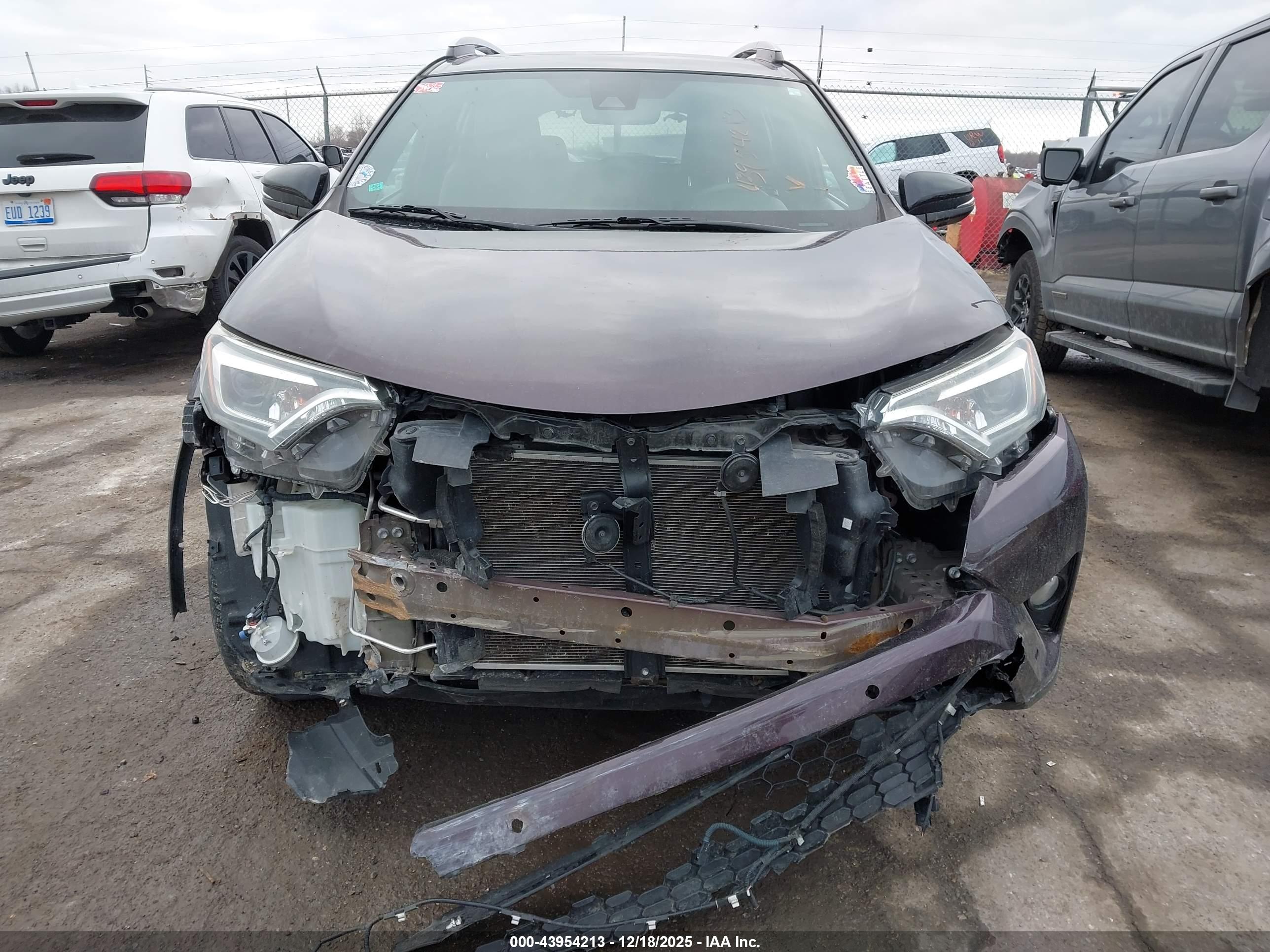 TOYOTA RAV4 image 6