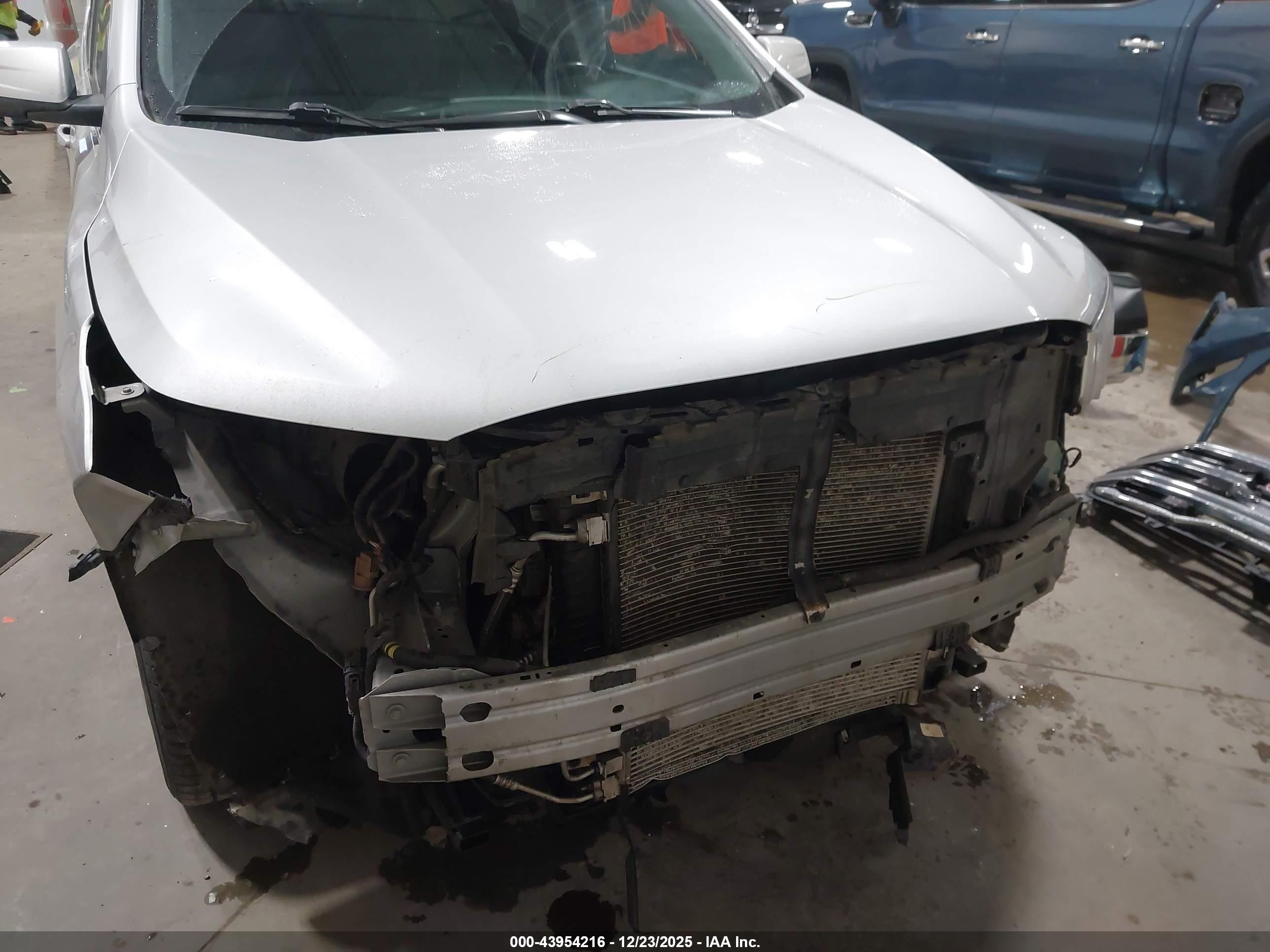 GMC ACADIA image 6