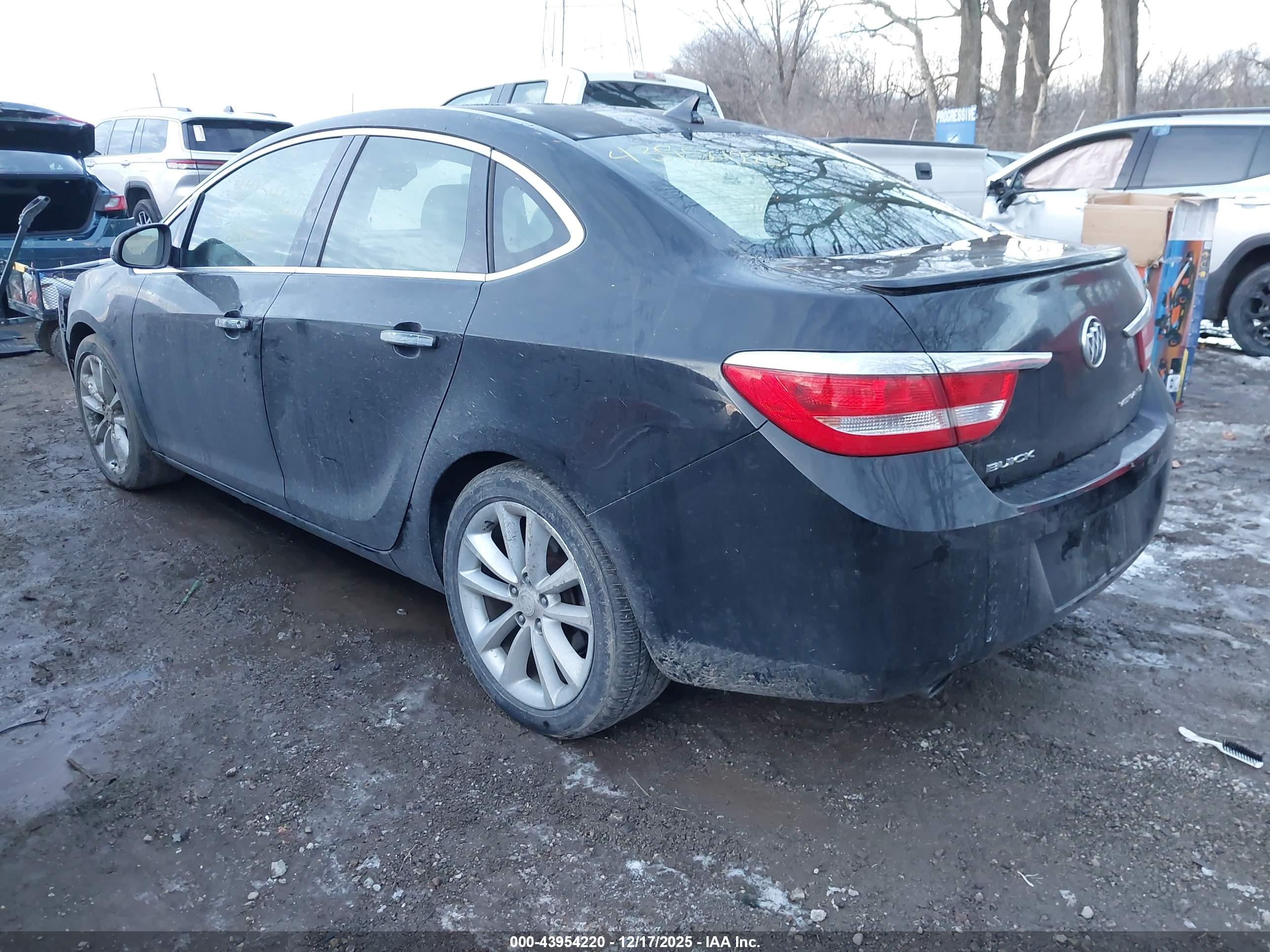 BUICK VERANO image 3