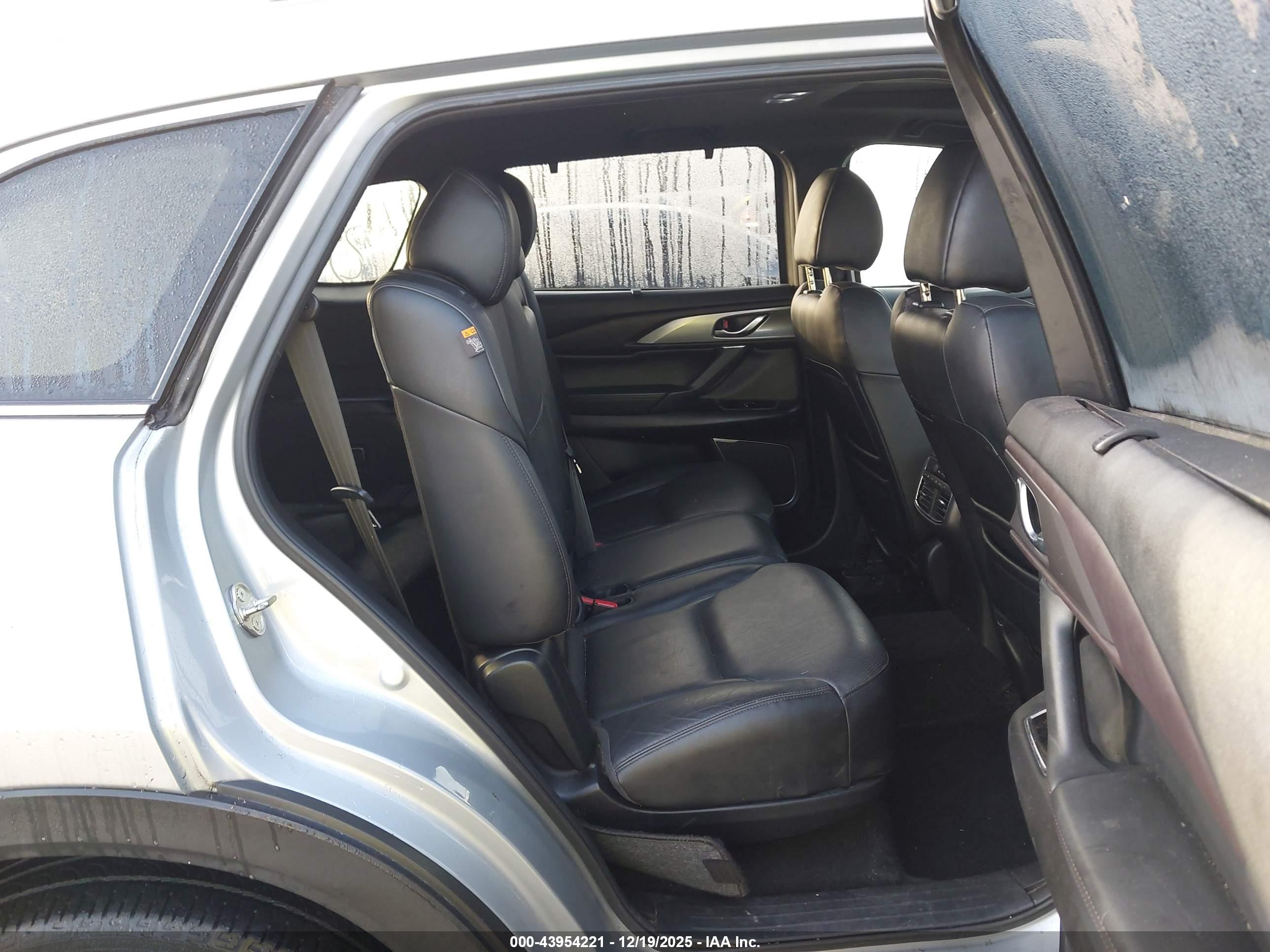 MAZDA CX-9 image 8