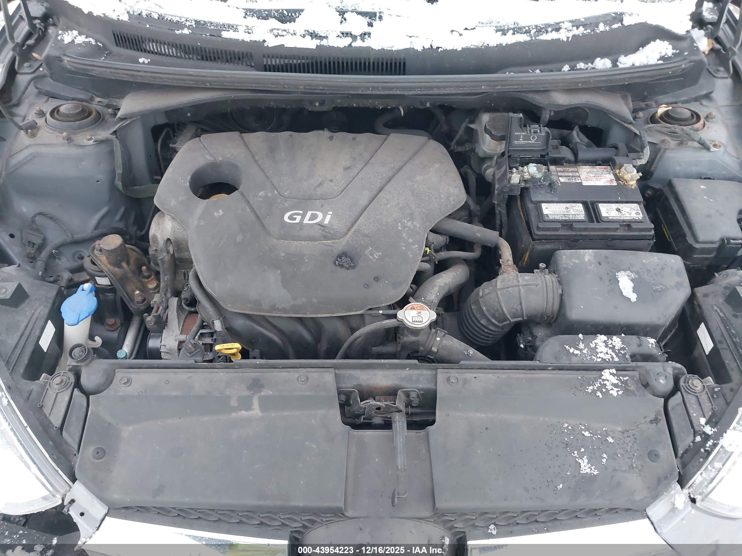 HYUNDAI VELOSTER image 10