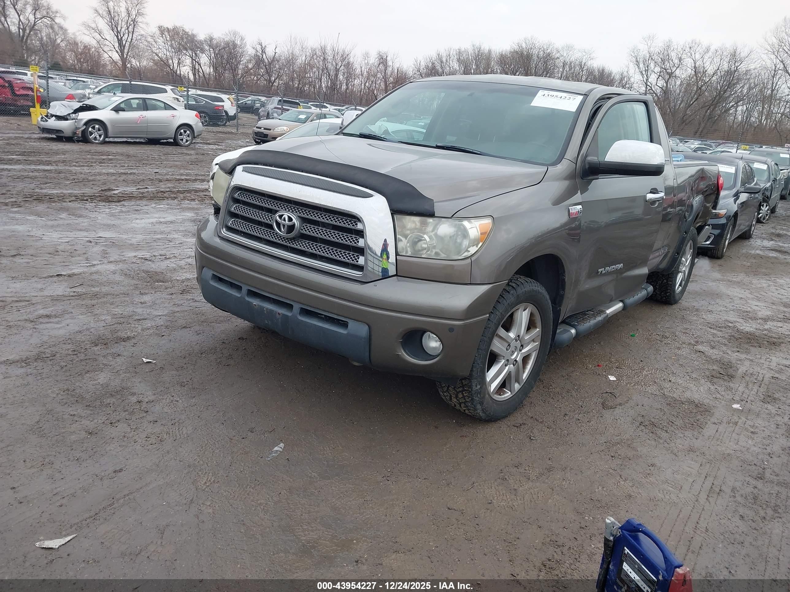 TOYOTA TUNDRA image 2