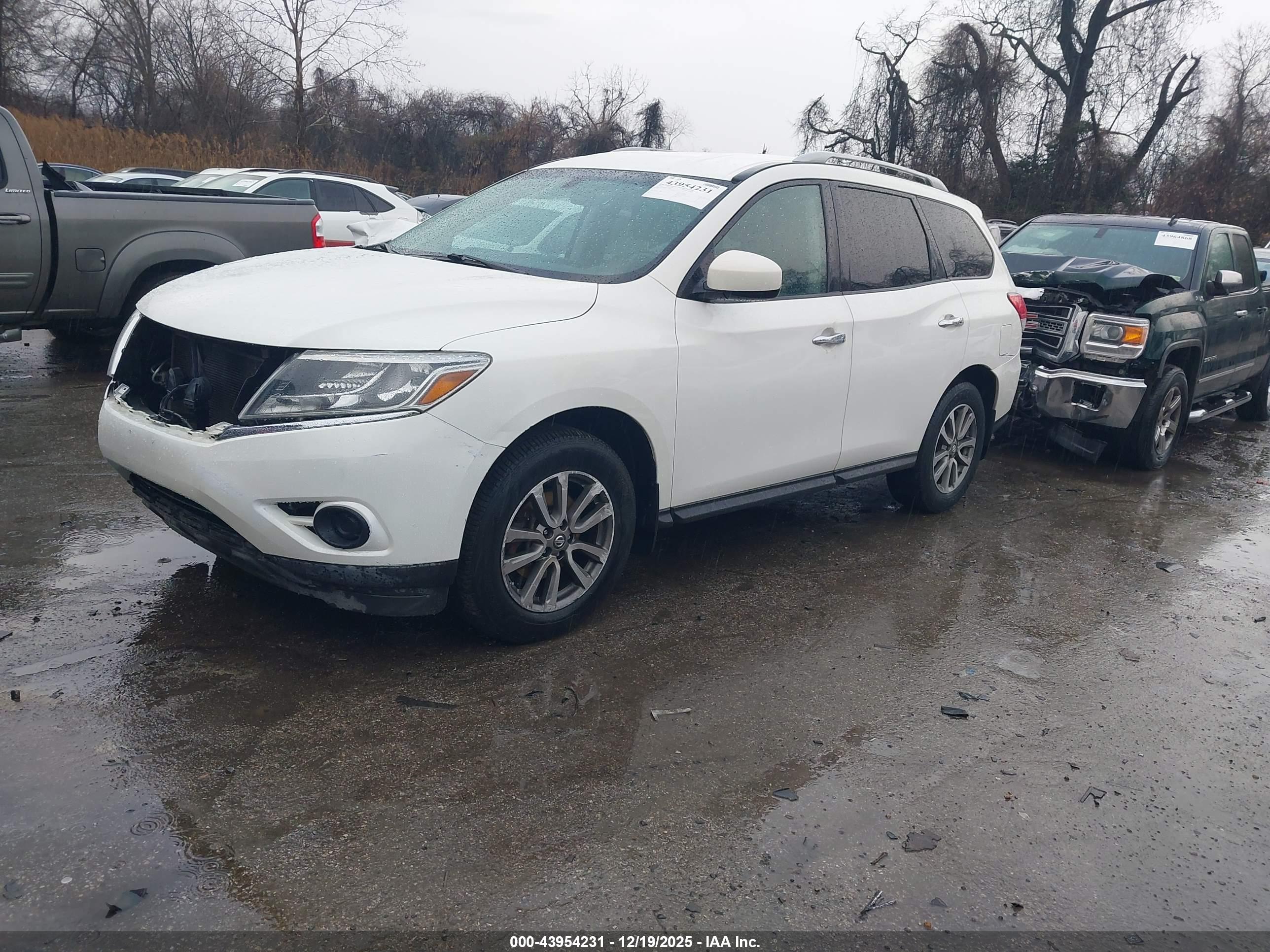 NISSAN PATHFINDER image 2
