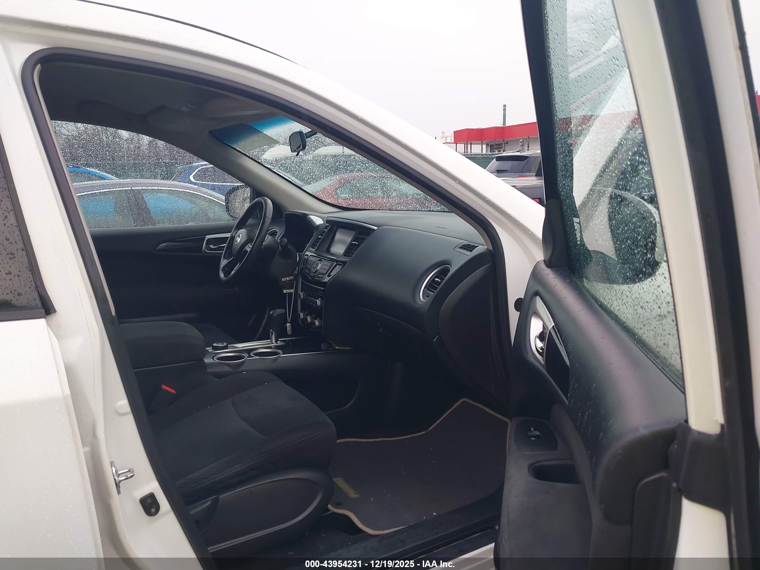 NISSAN PATHFINDER image 5