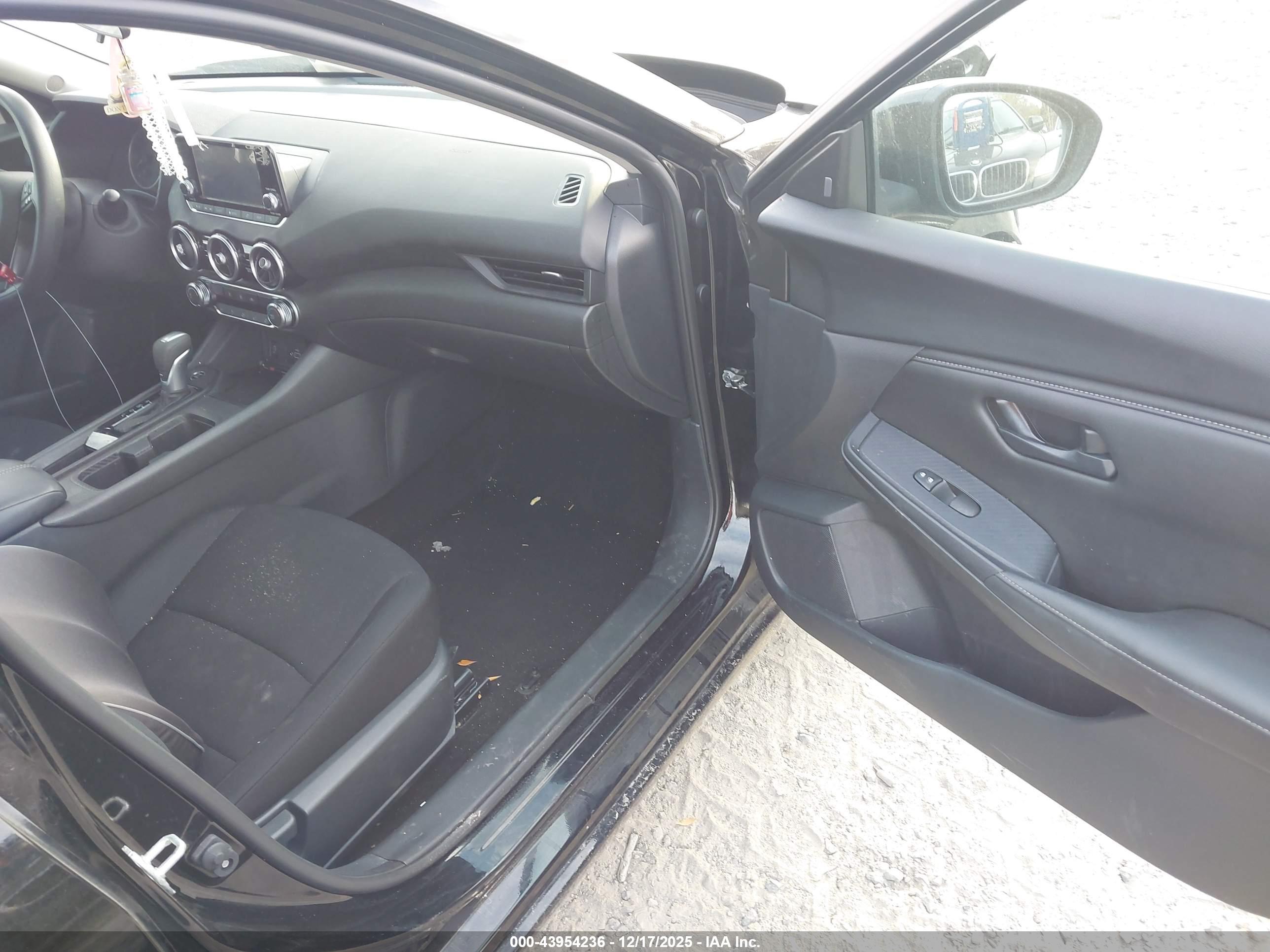 NISSAN SENTRA image 5