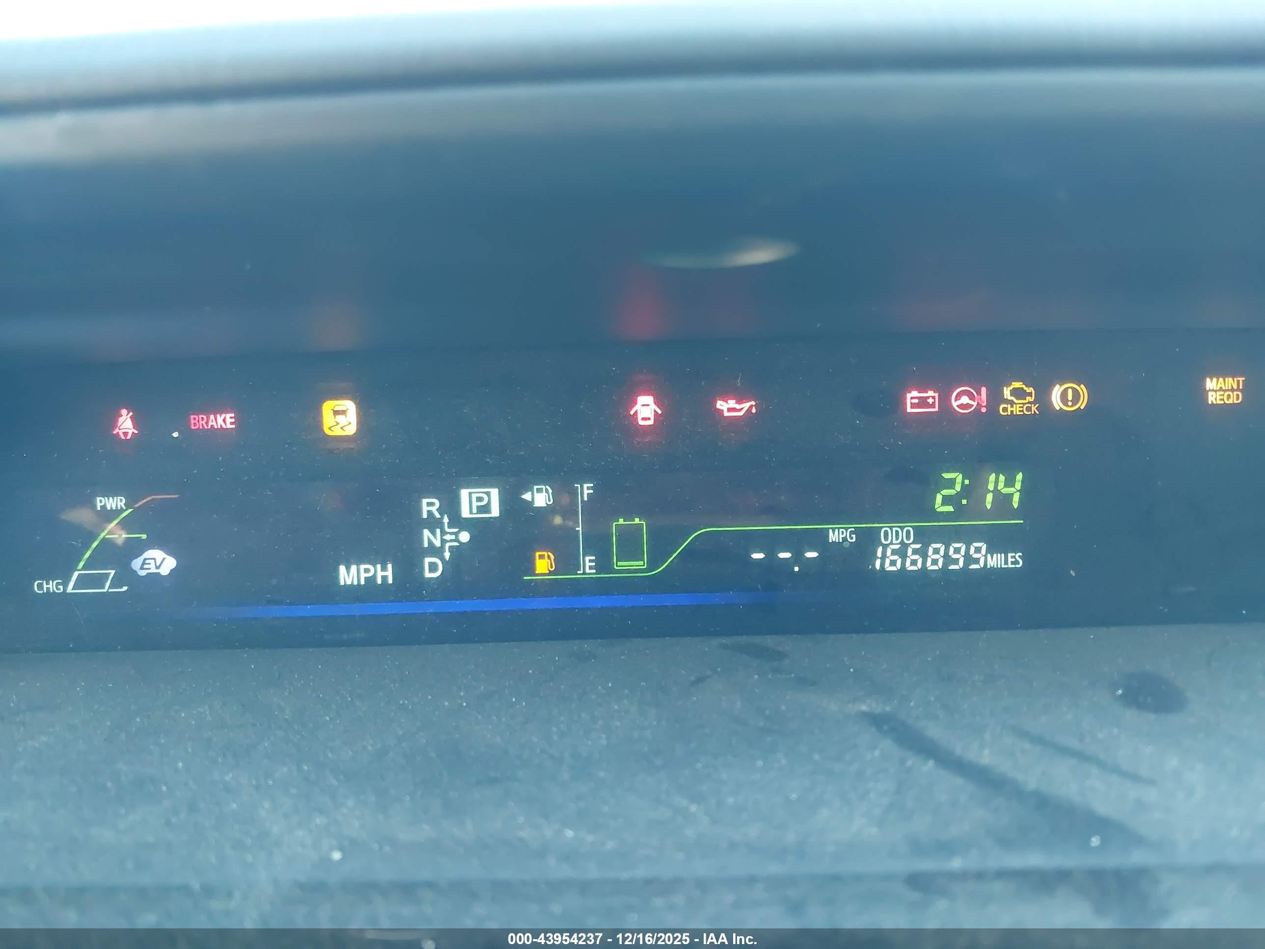 TOYOTA PRIUS image 7