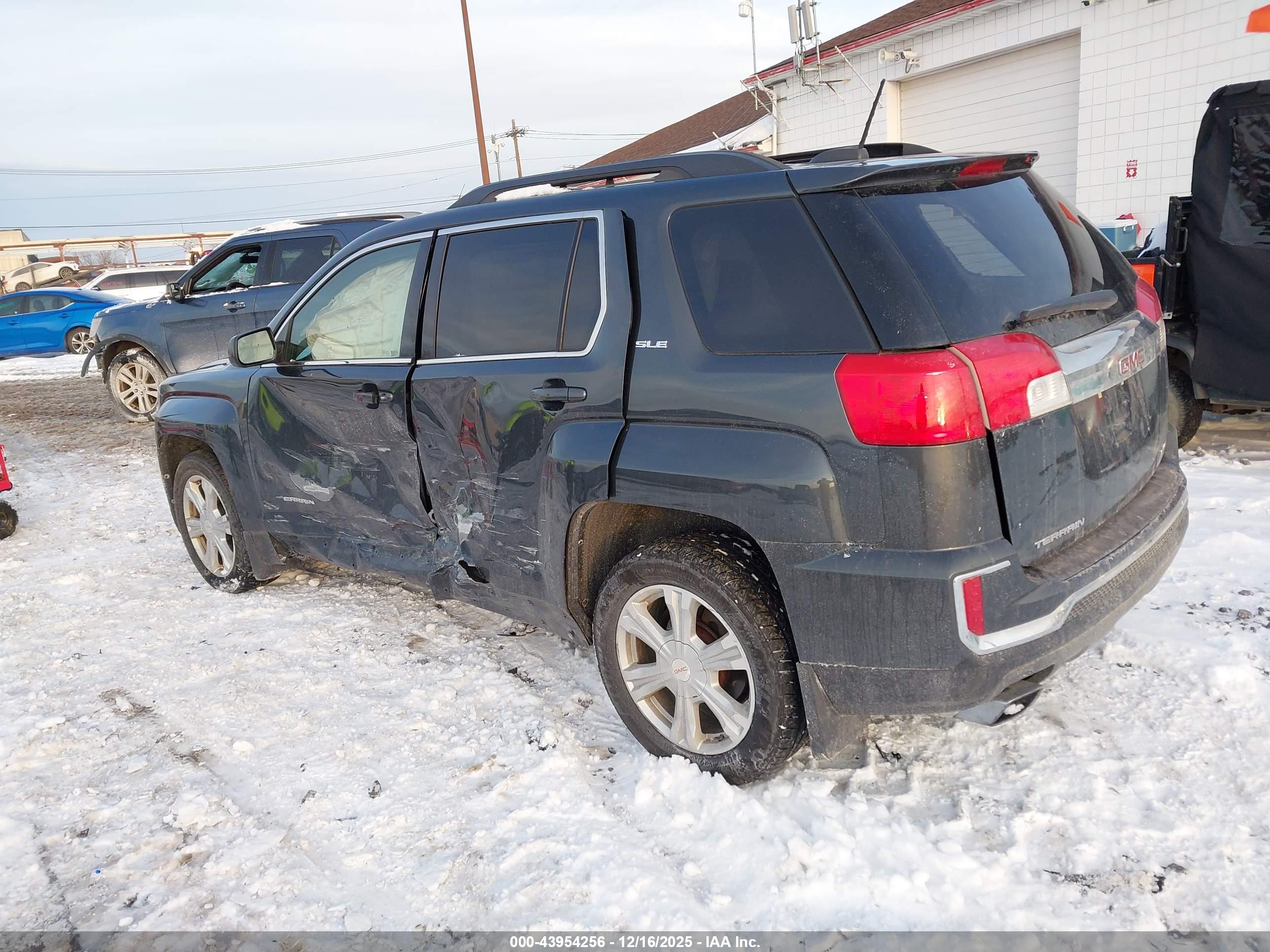 GMC TERRAIN image 3