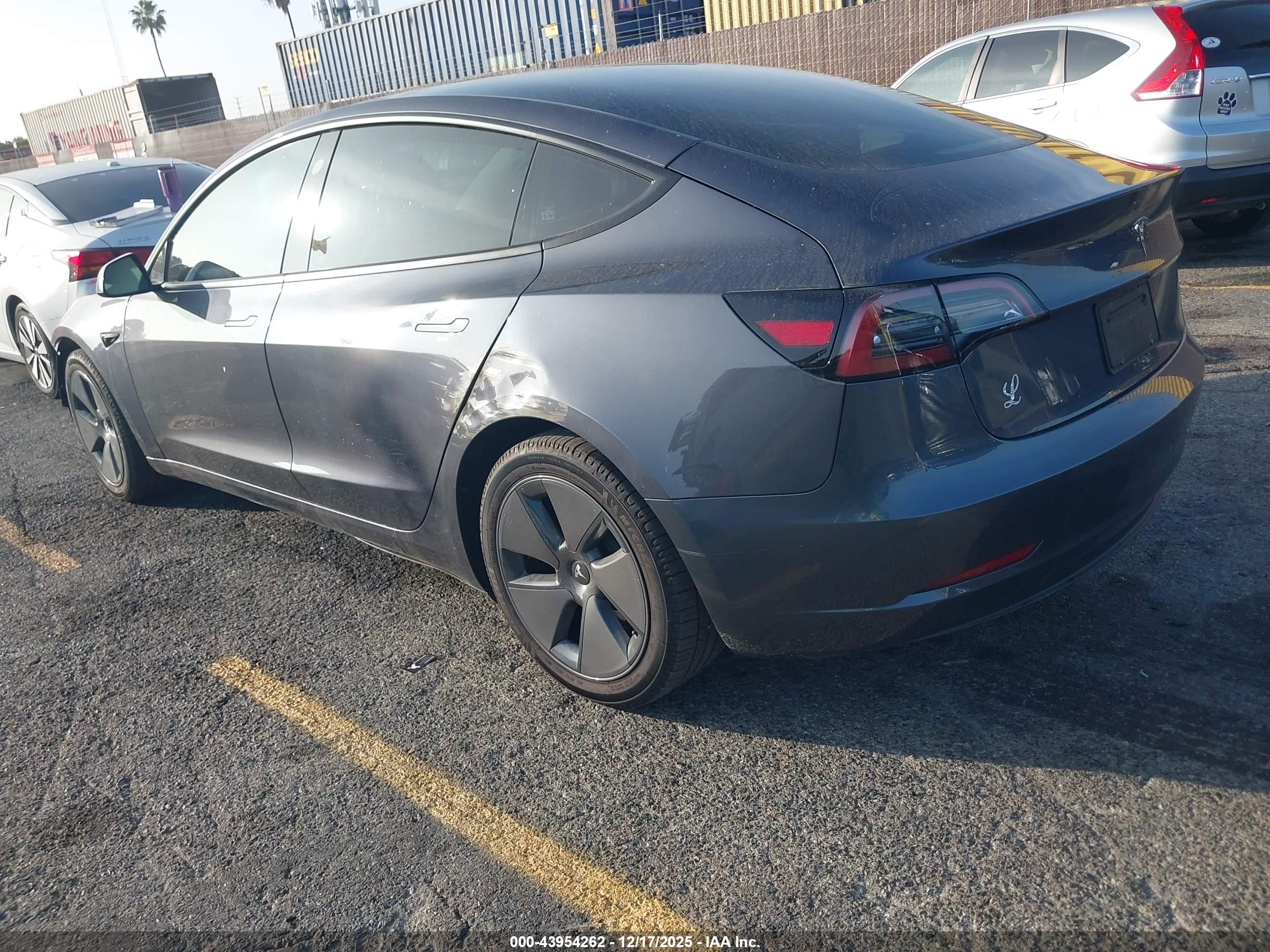 TESLA MODEL image 3