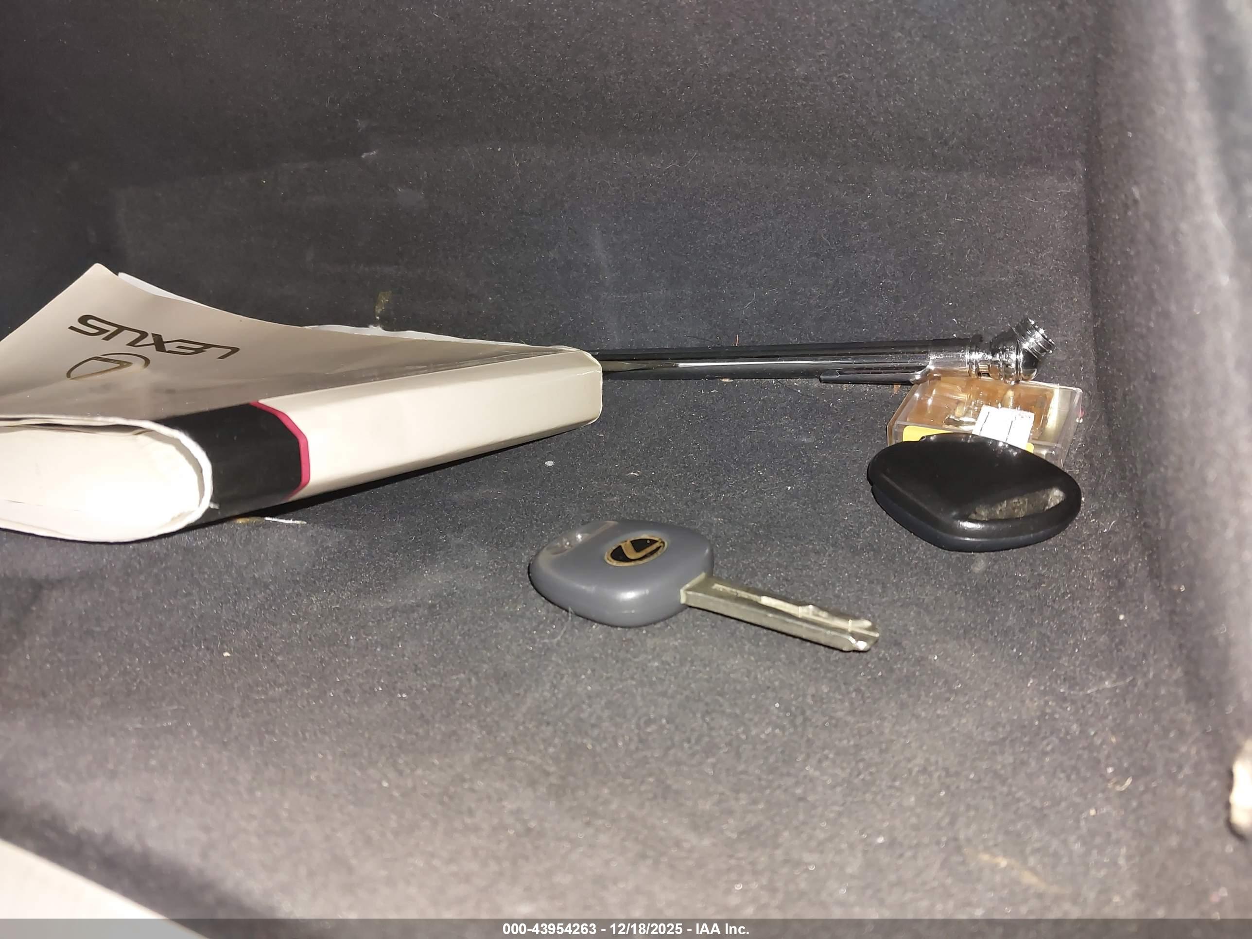LEXUS ES image 11