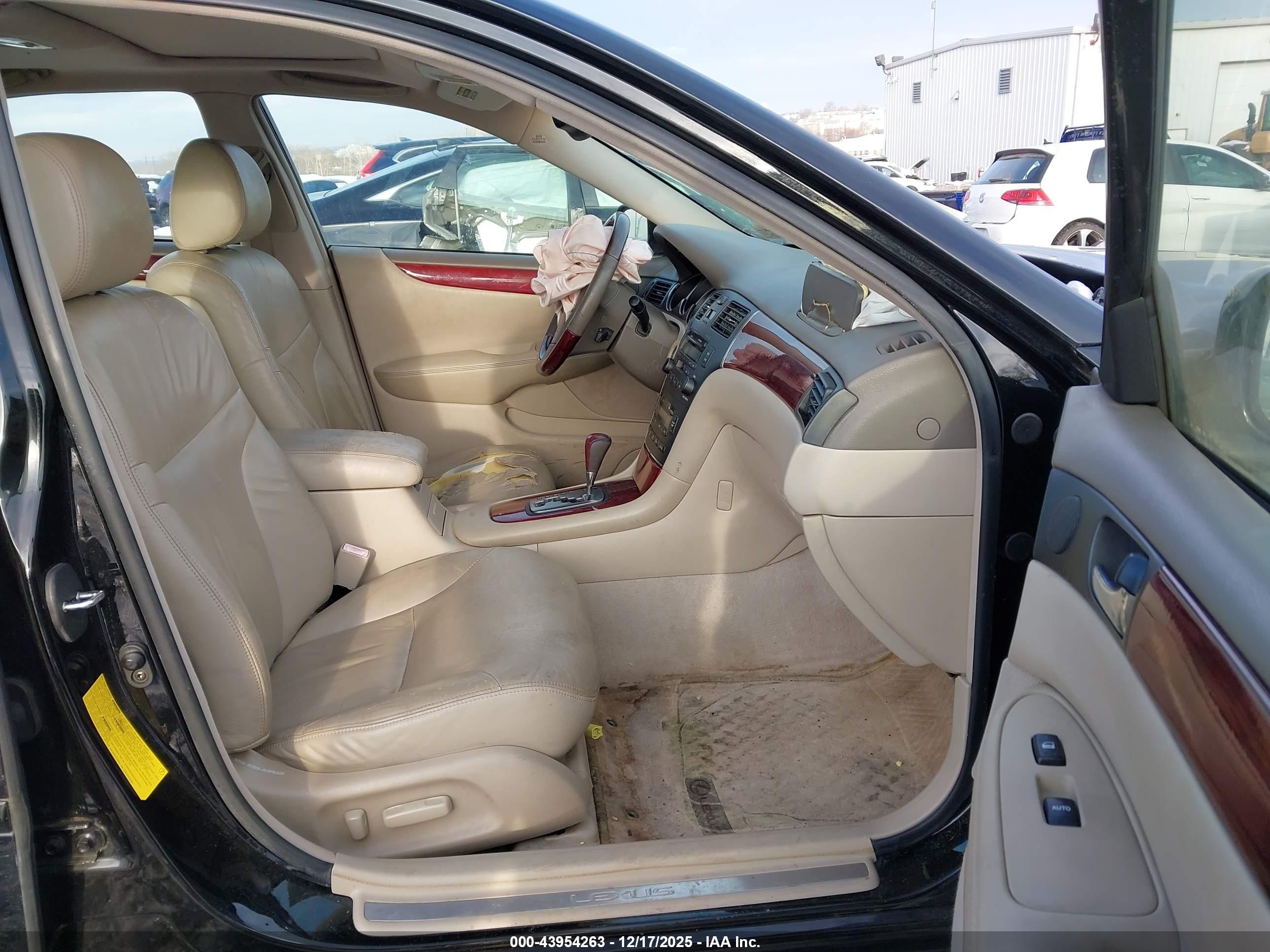LEXUS ES image 5