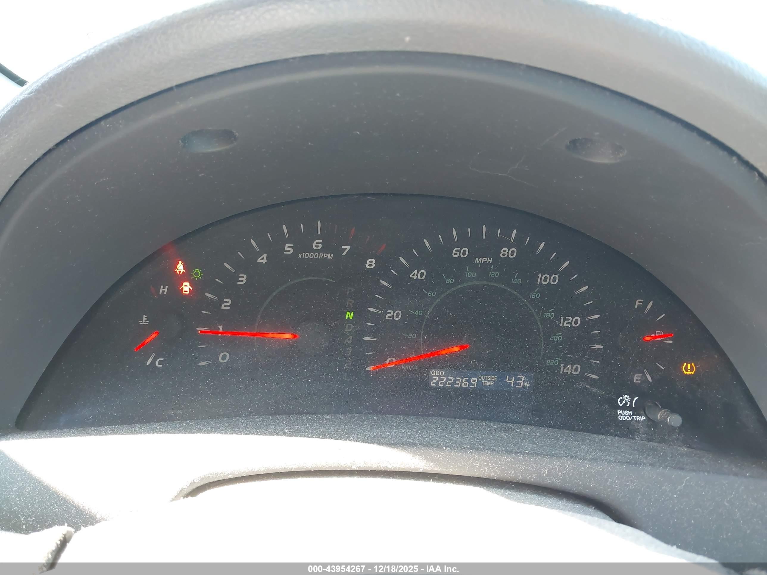 TOYOTA CAMRY image 7