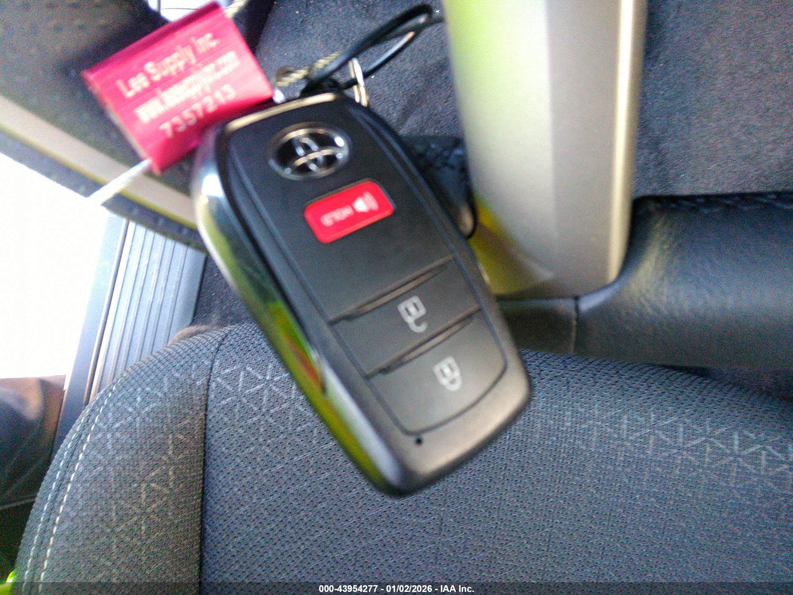 TOYOTA 4RUNNER image 11