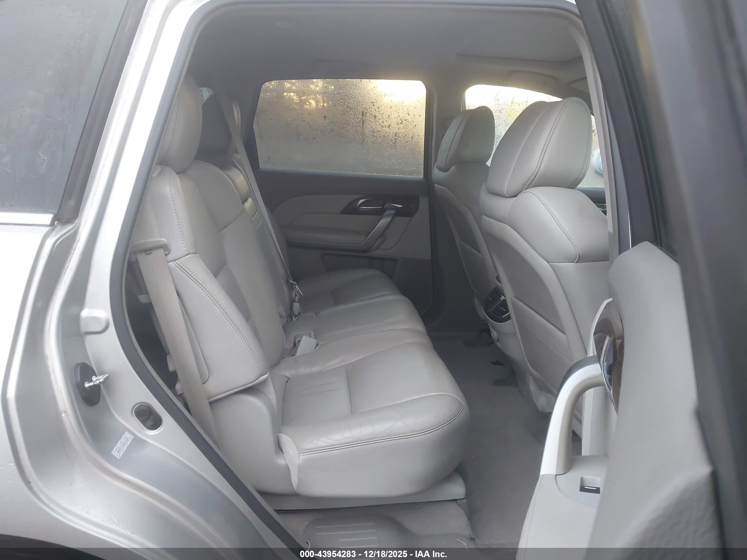 ACURA MDX image 8