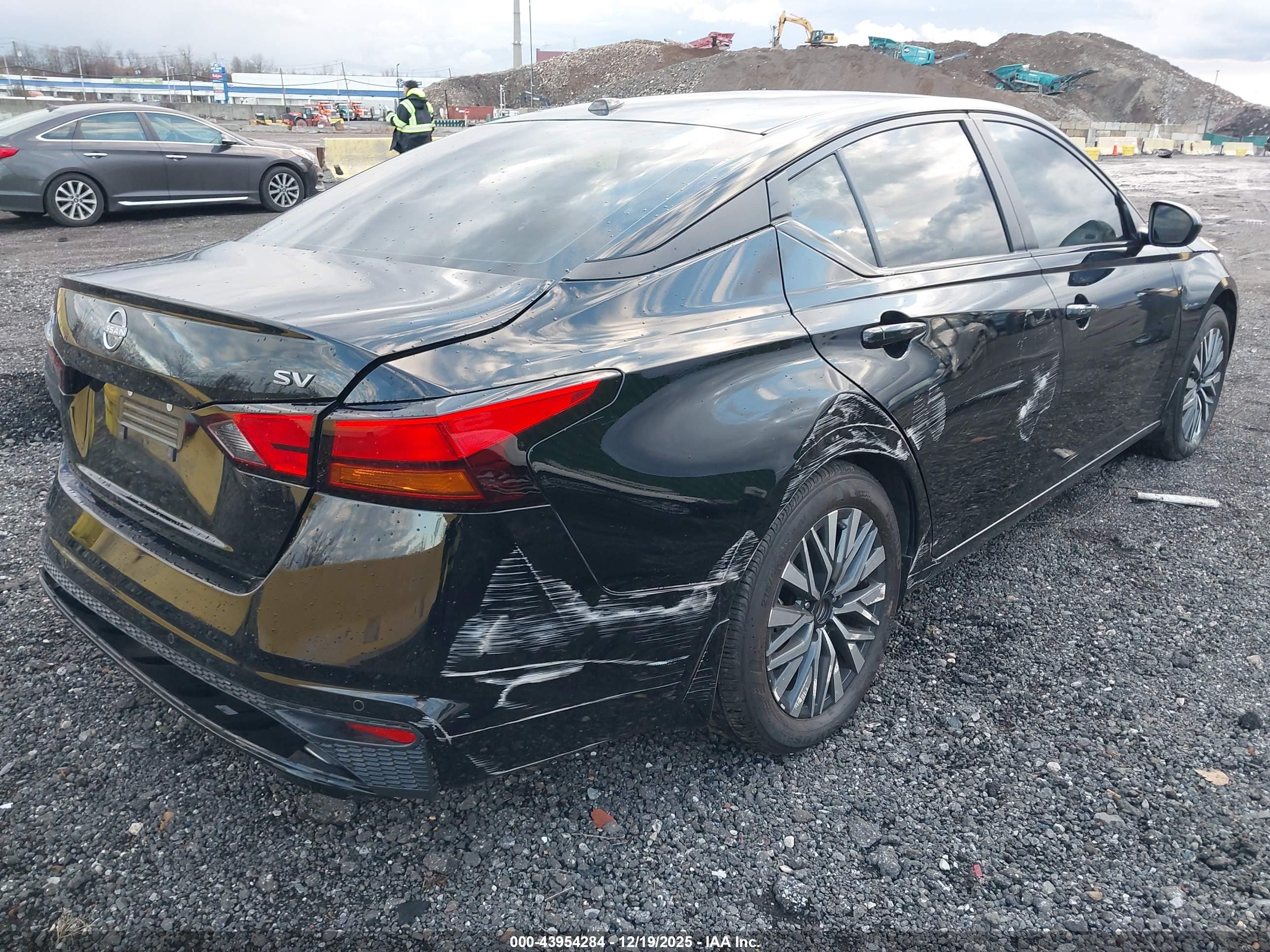 NISSAN ALTIMA image 4