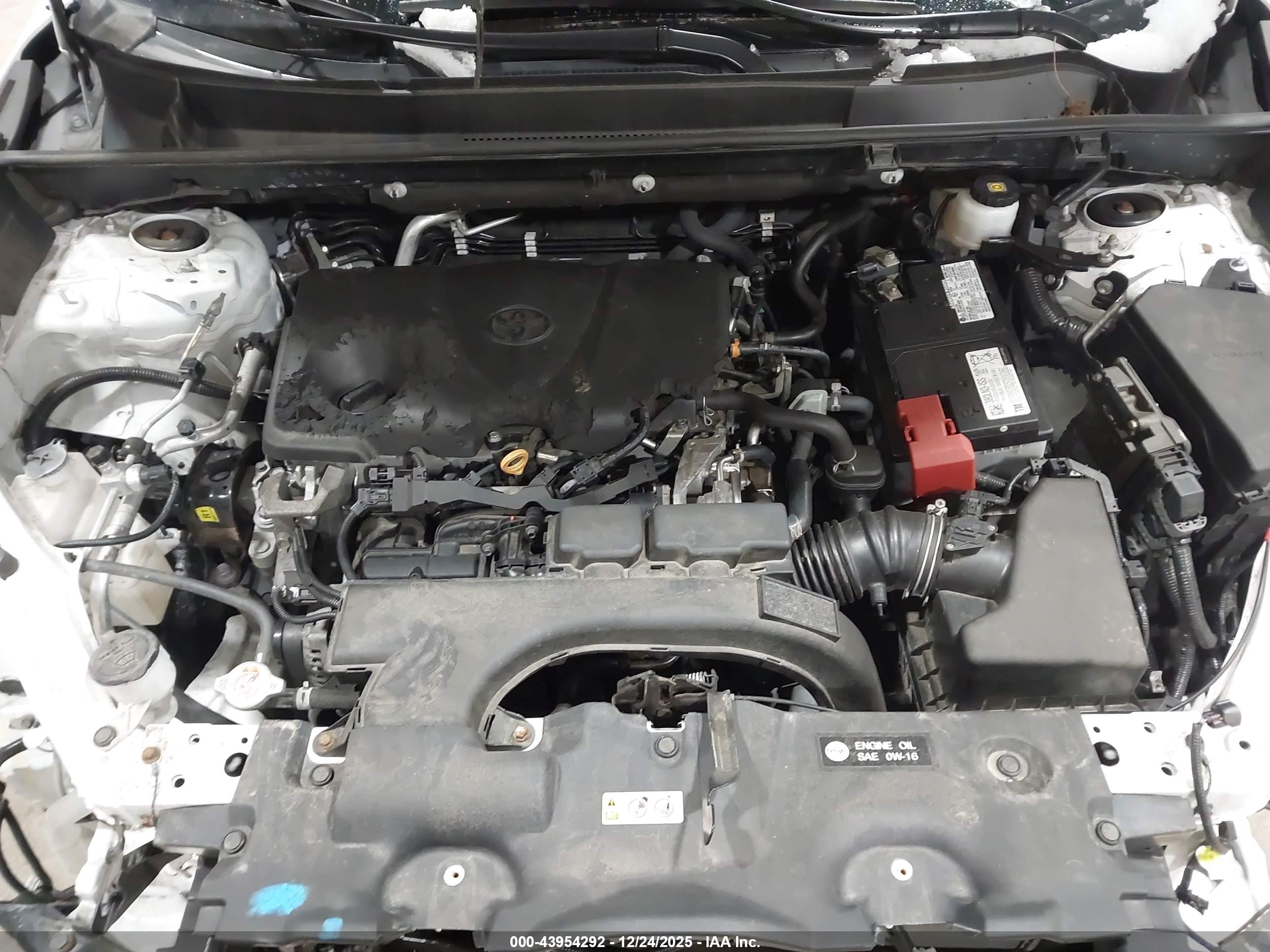 TOYOTA RAV4 image 10