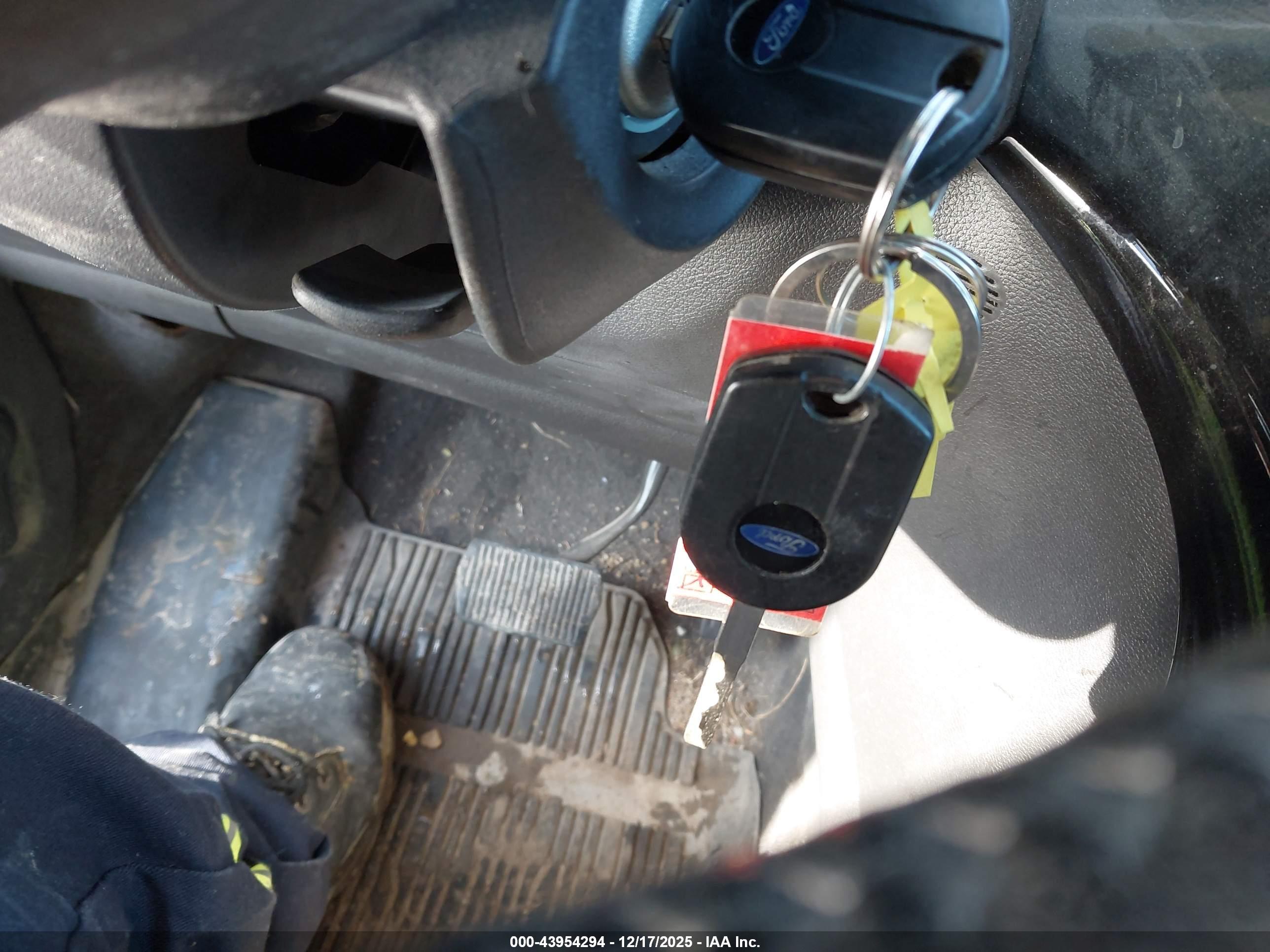 FORD ESCAPE image 11