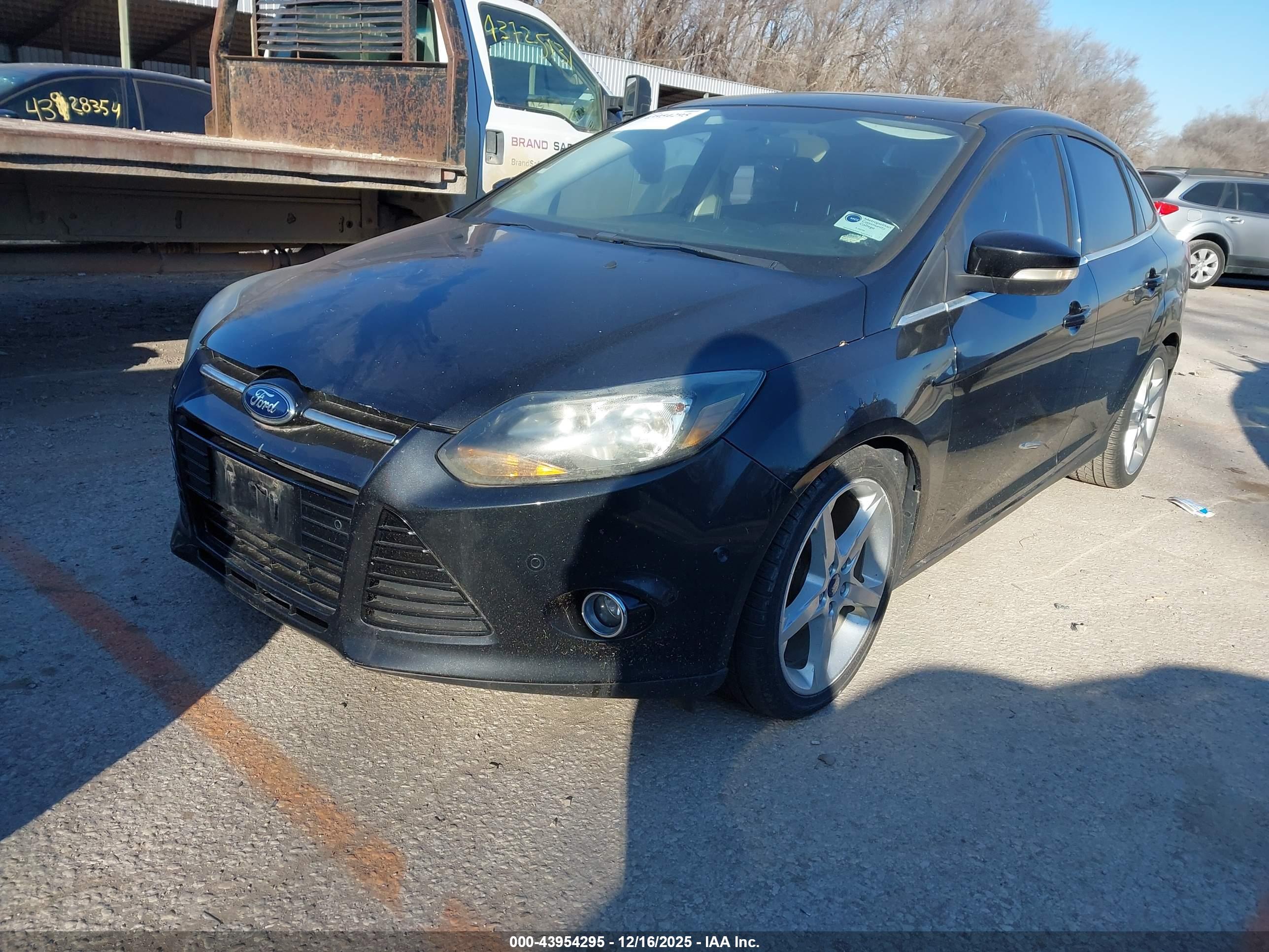 FORD FOCUS image 2