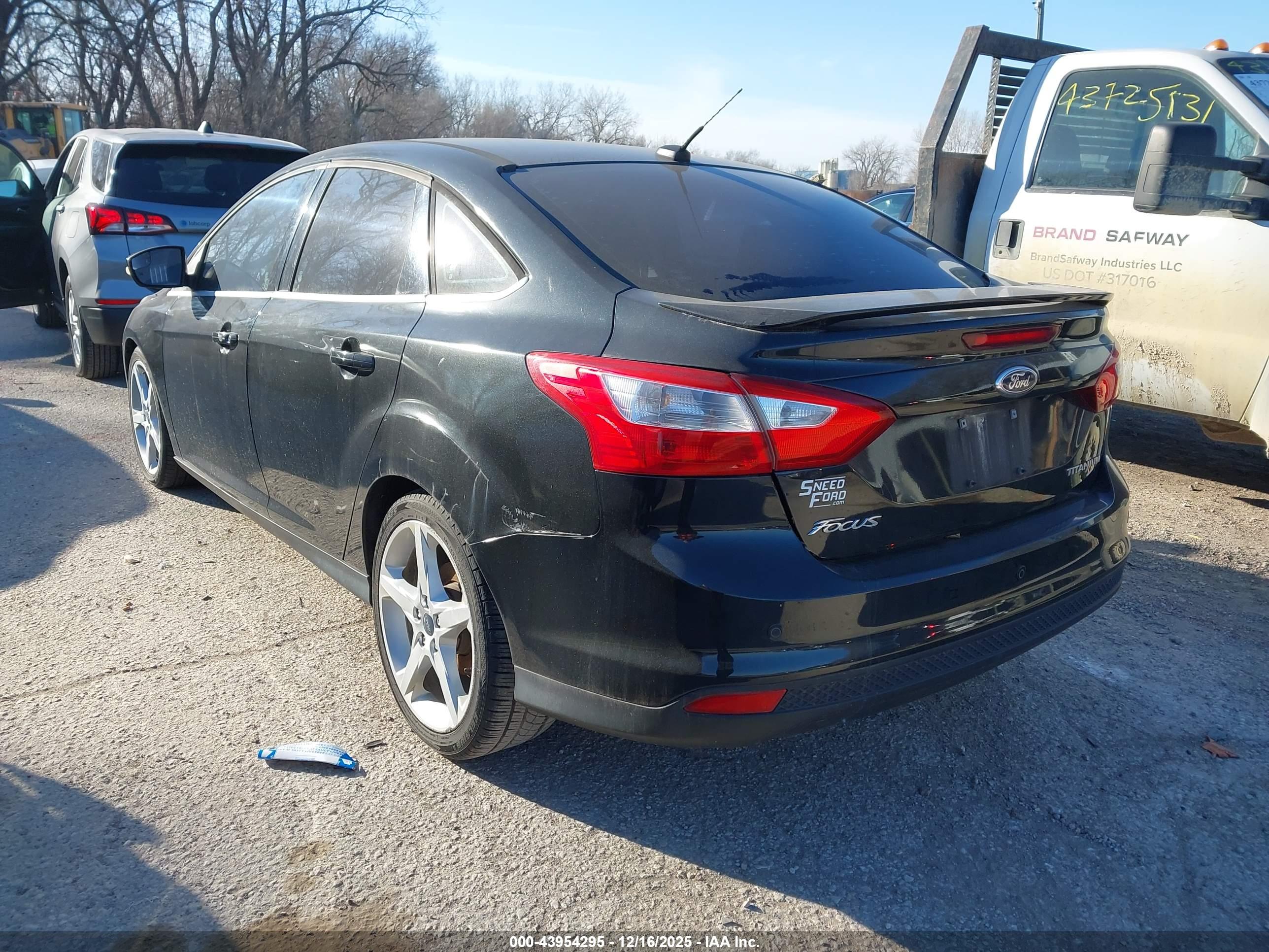 FORD FOCUS image 3
