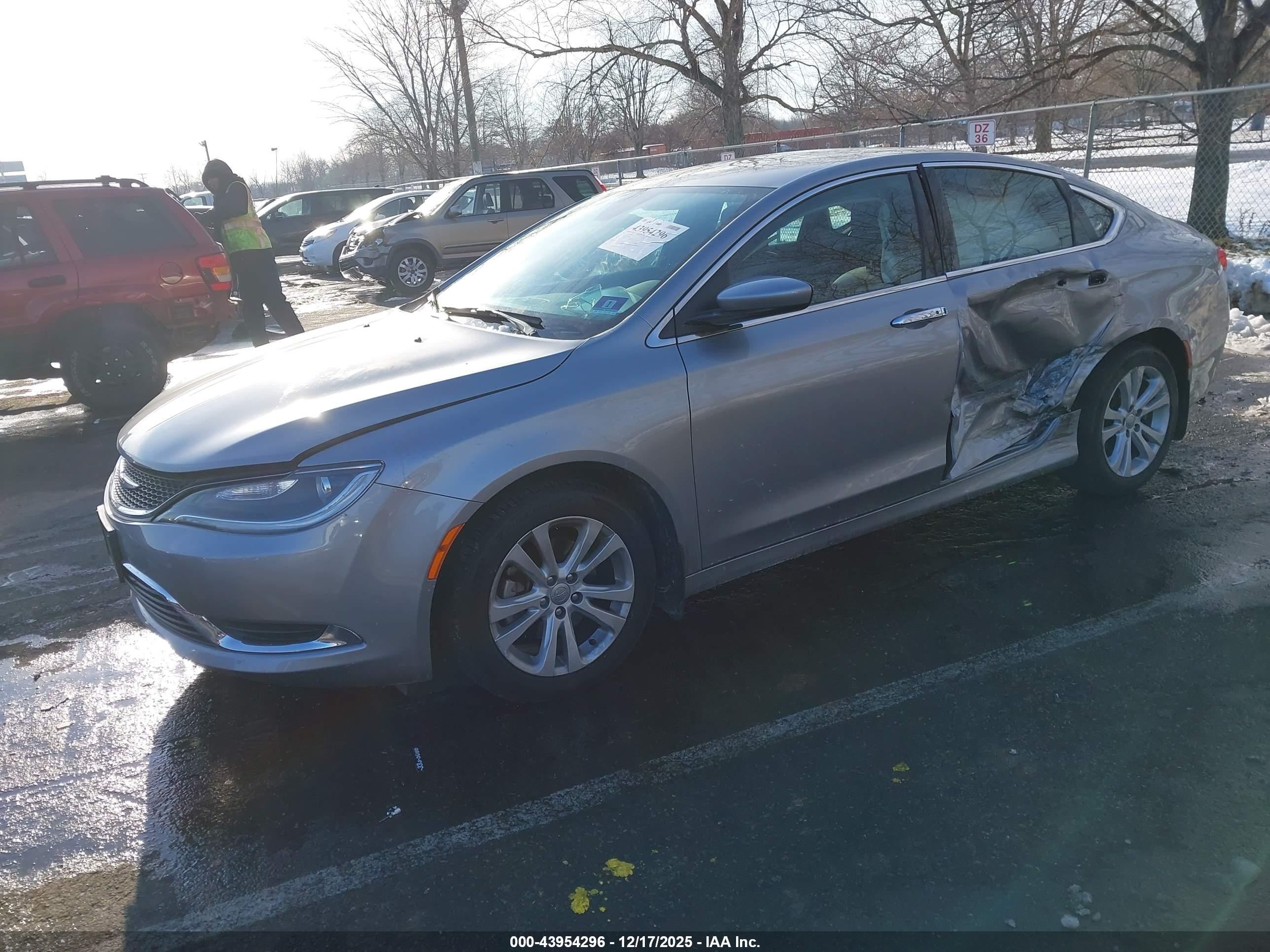 CHRYSLER 200 image 2