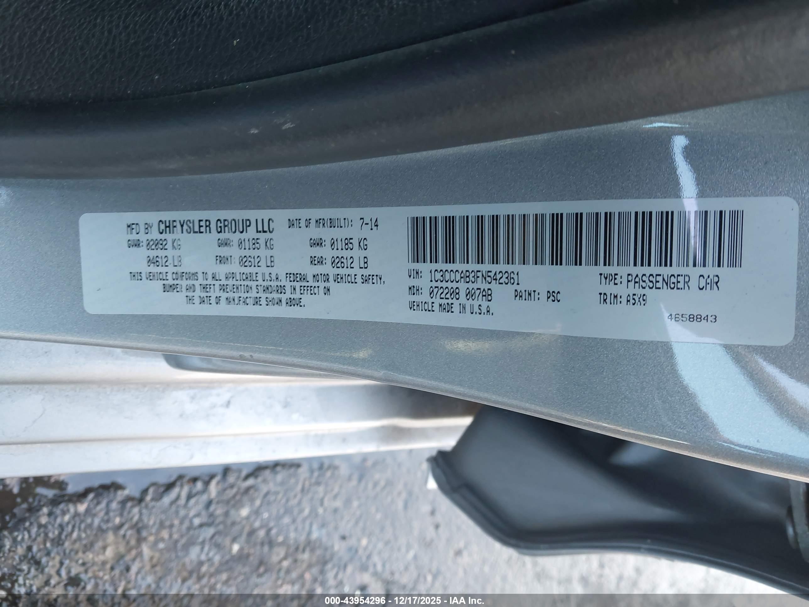 CHRYSLER 200 image 9
