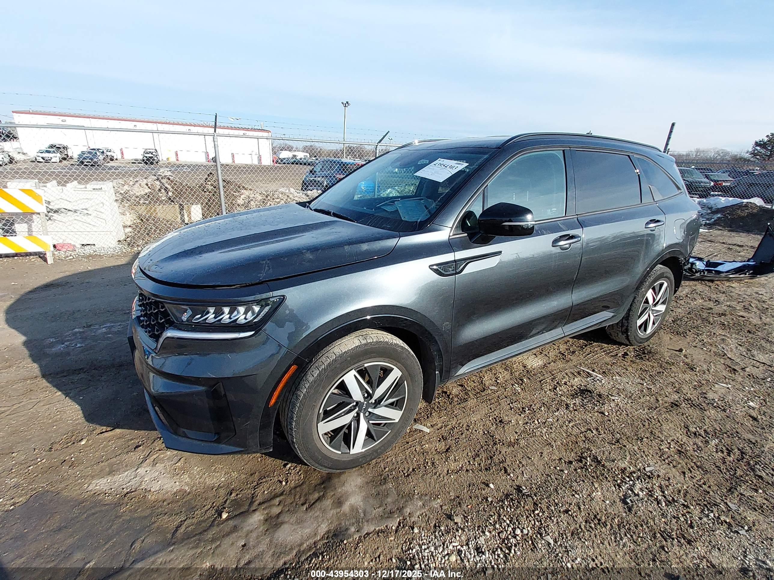 KIA SORENTO image 2
