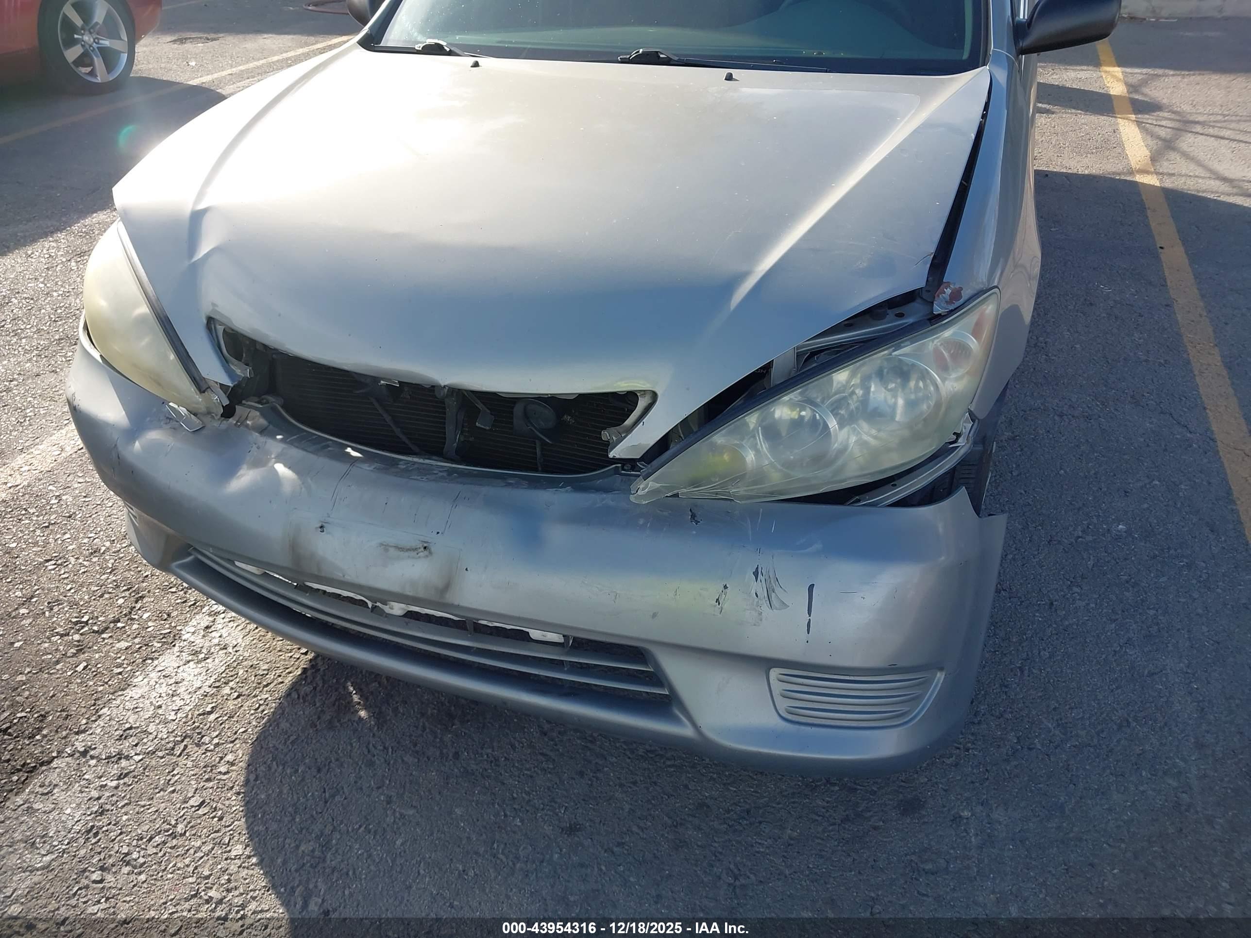 TOYOTA CAMRY image 6