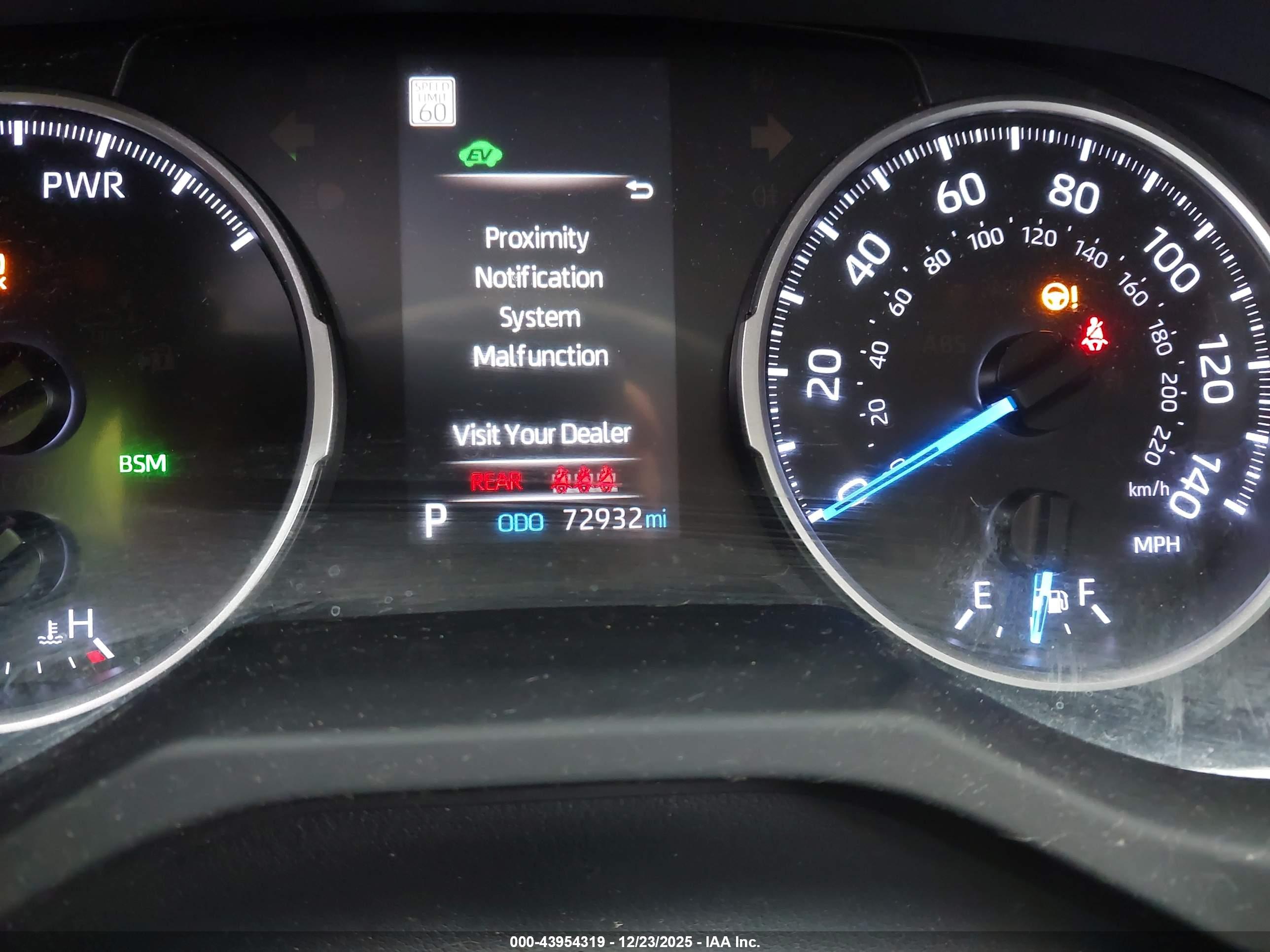 TOYOTA RAV4 image 7