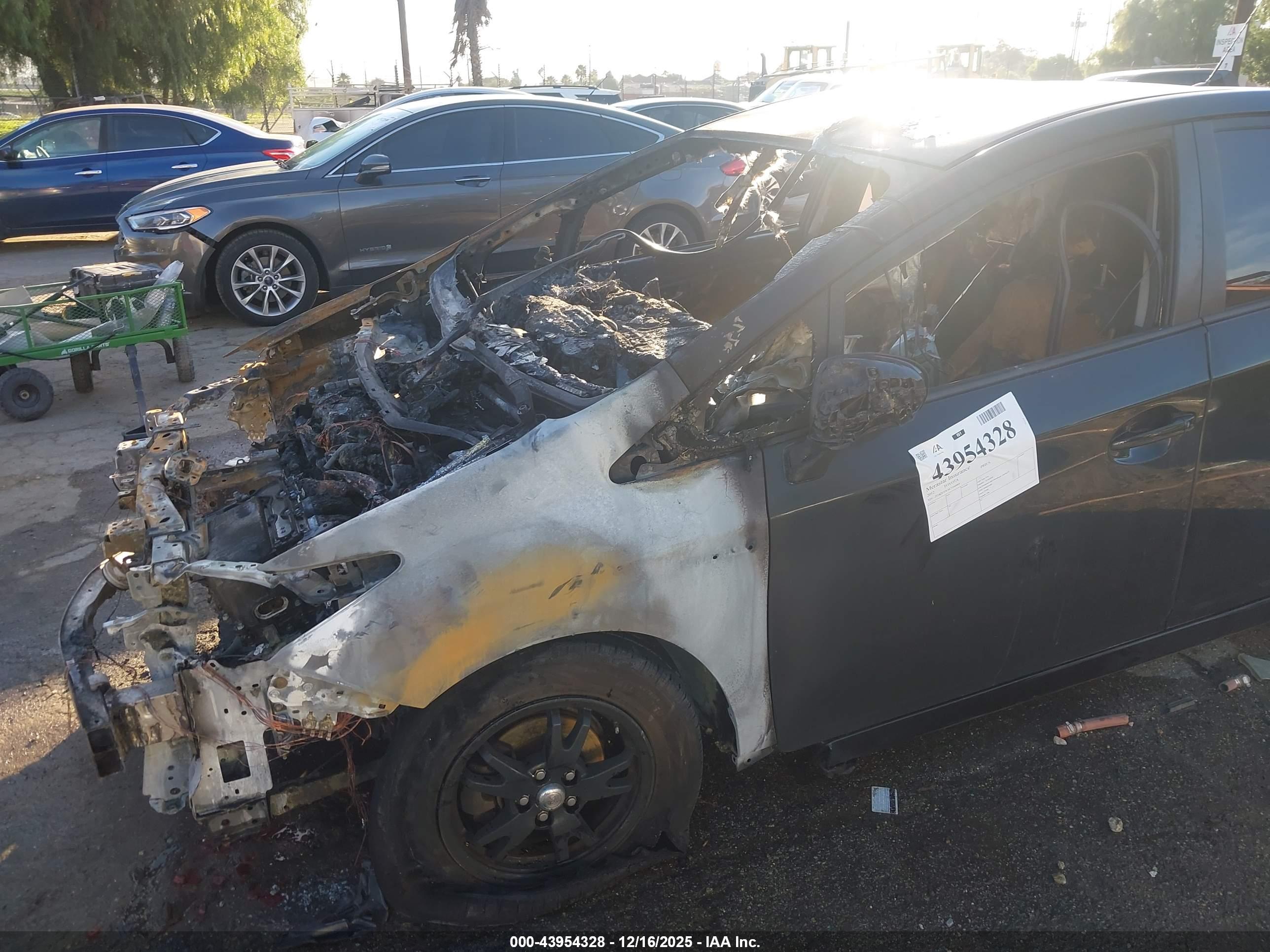 TOYOTA PRIUS image 6