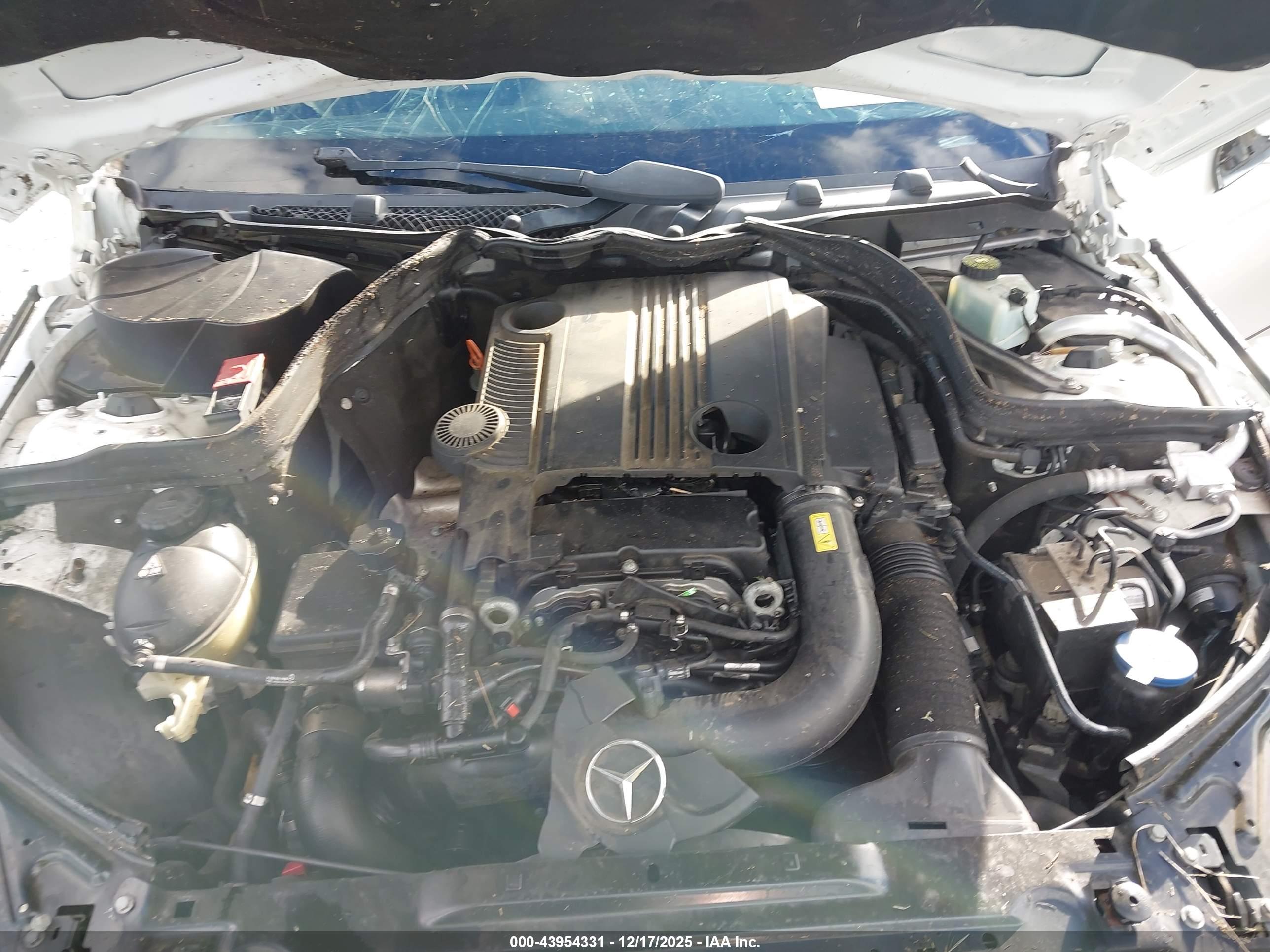 MERCEDES-BENZ C-CLASS image 10