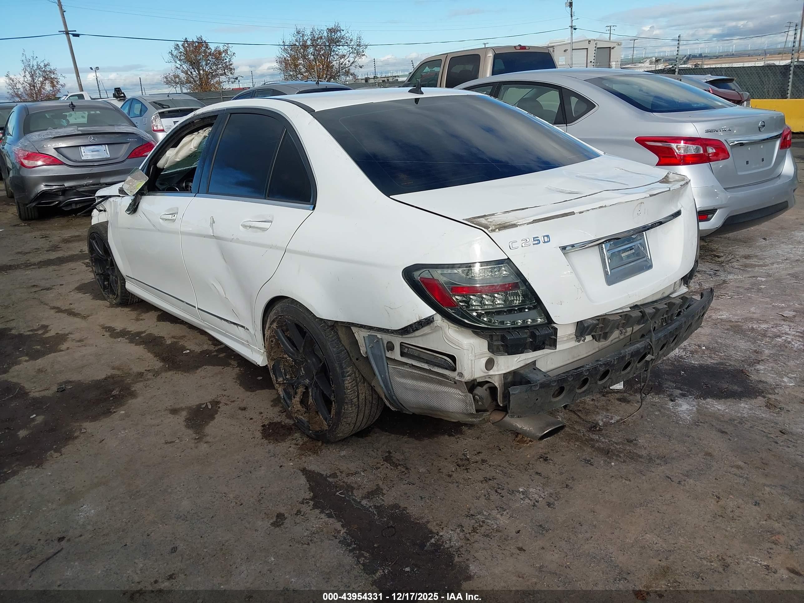 MERCEDES-BENZ C-CLASS image 3