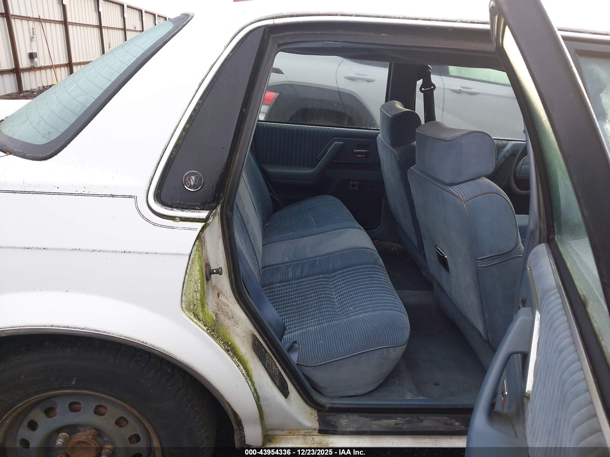 BUICK CENTURY image 8