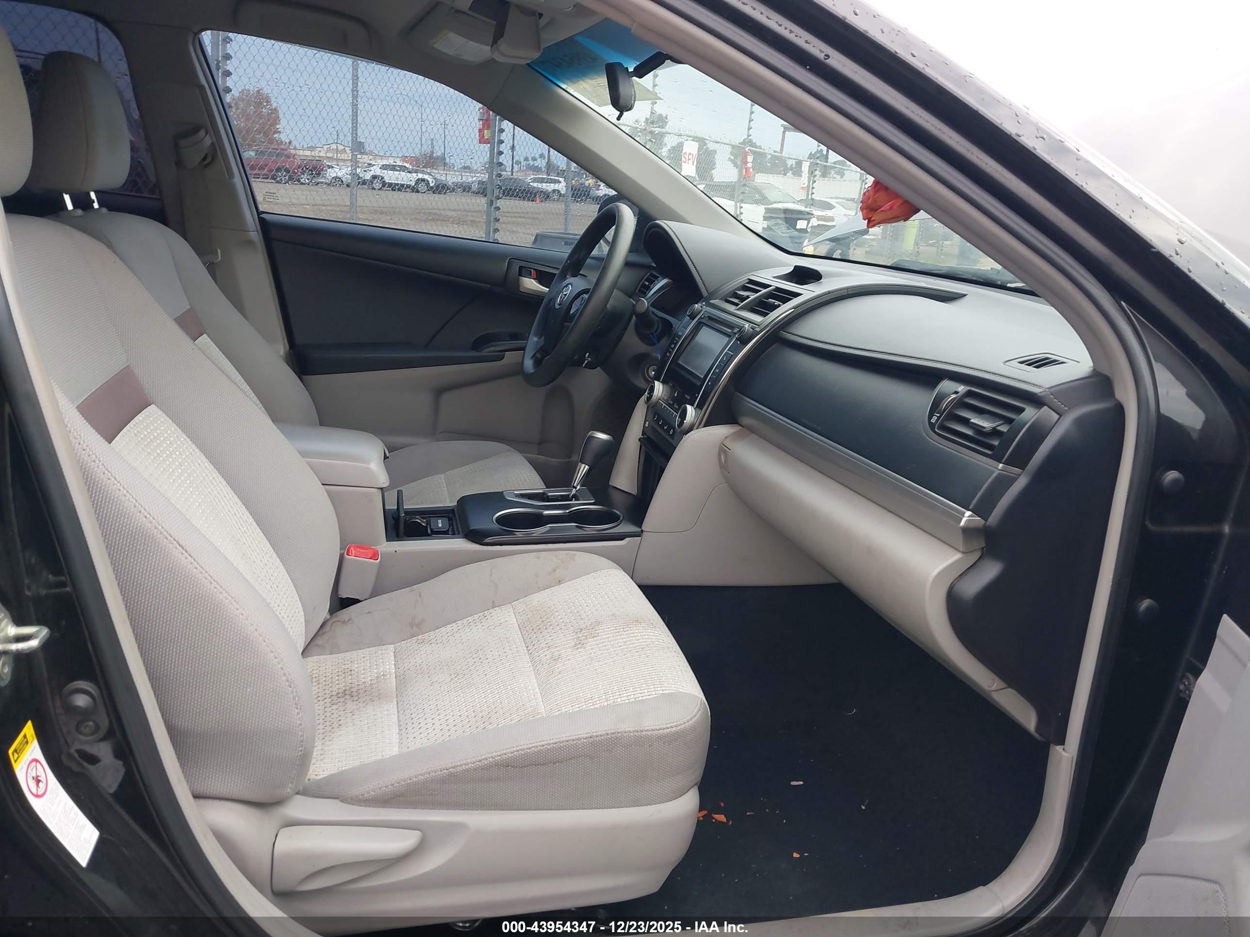TOYOTA CAMRY image 5