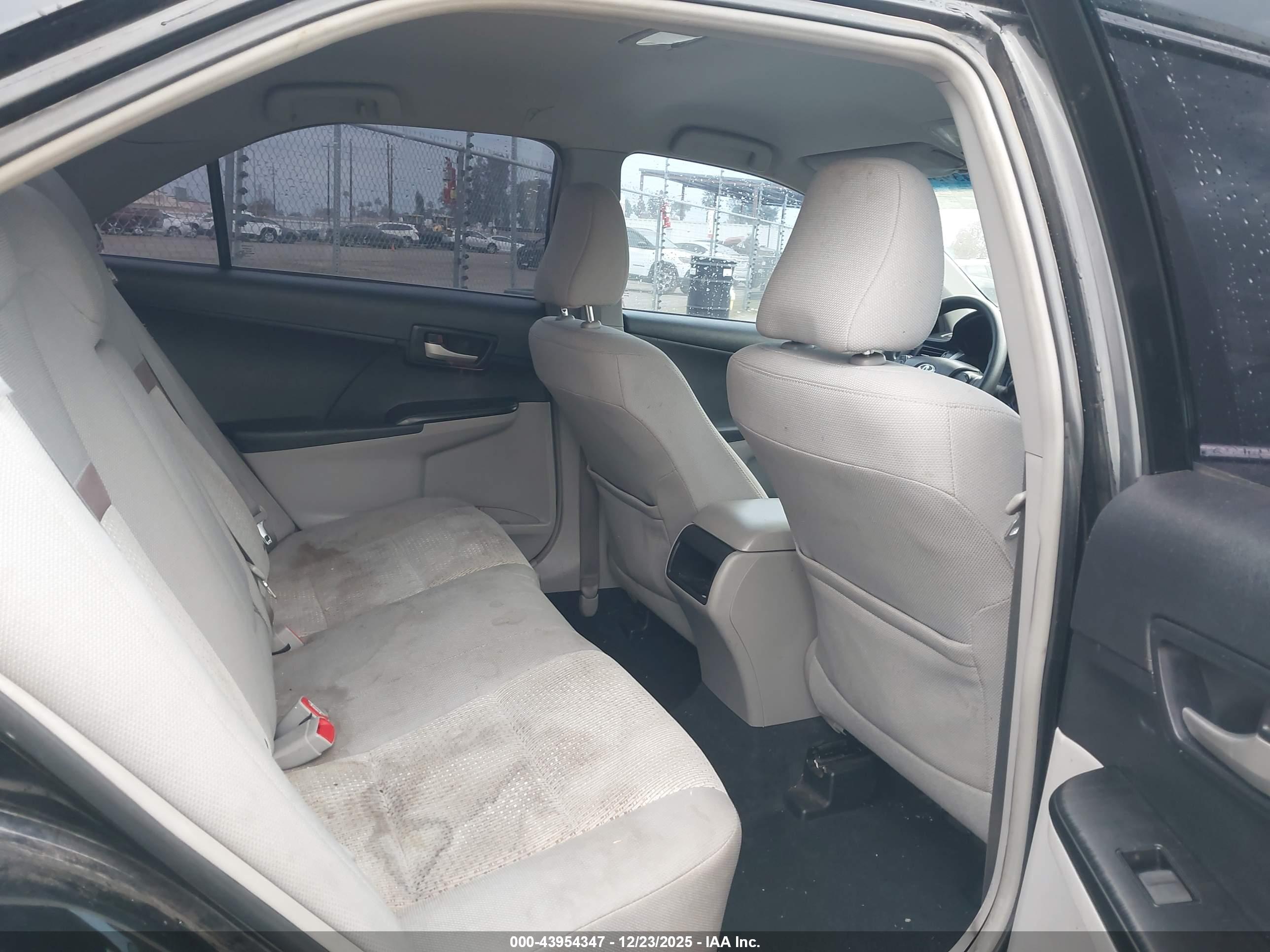 TOYOTA CAMRY image 8