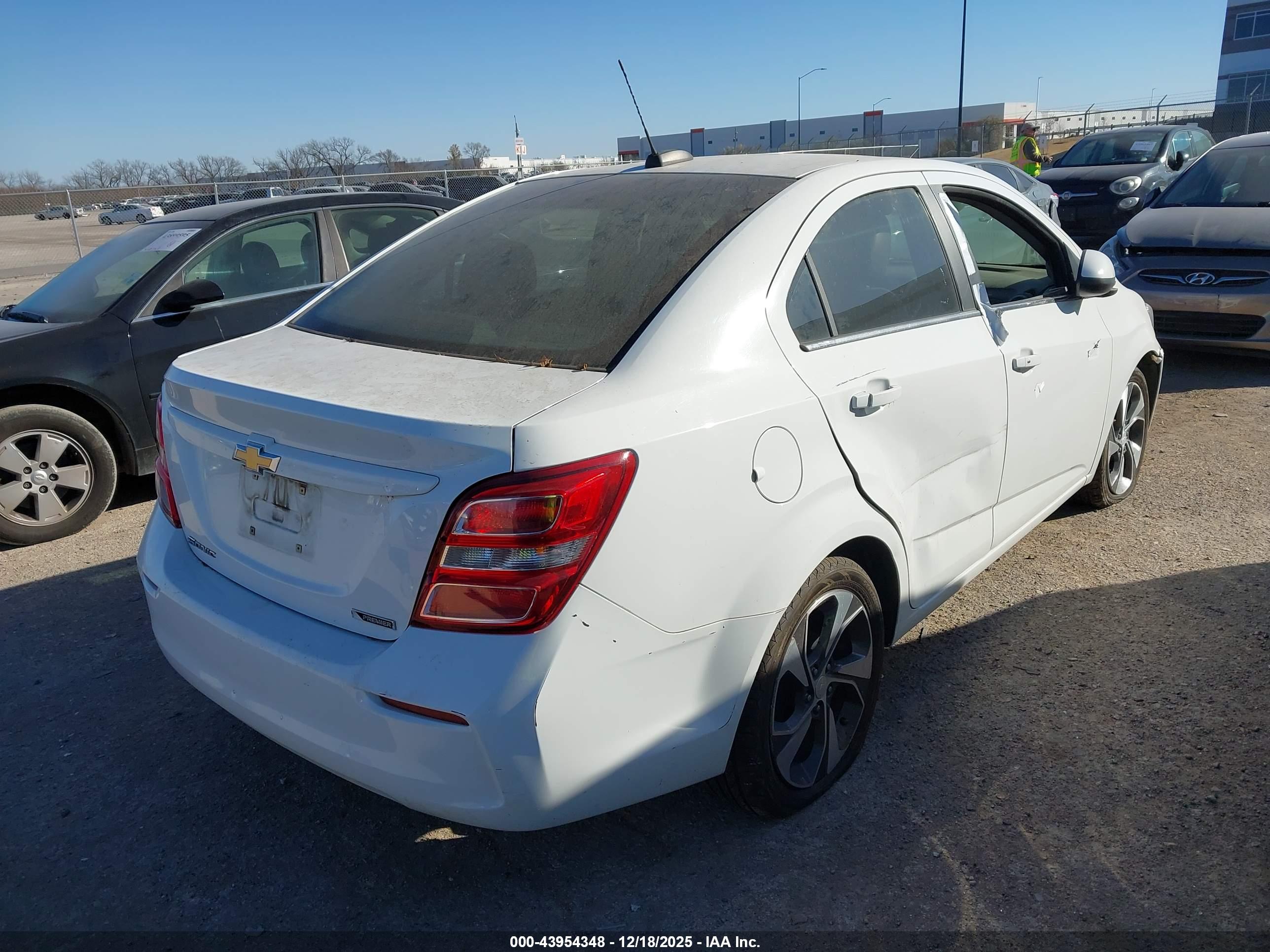CHEVROLET SONIC image 4