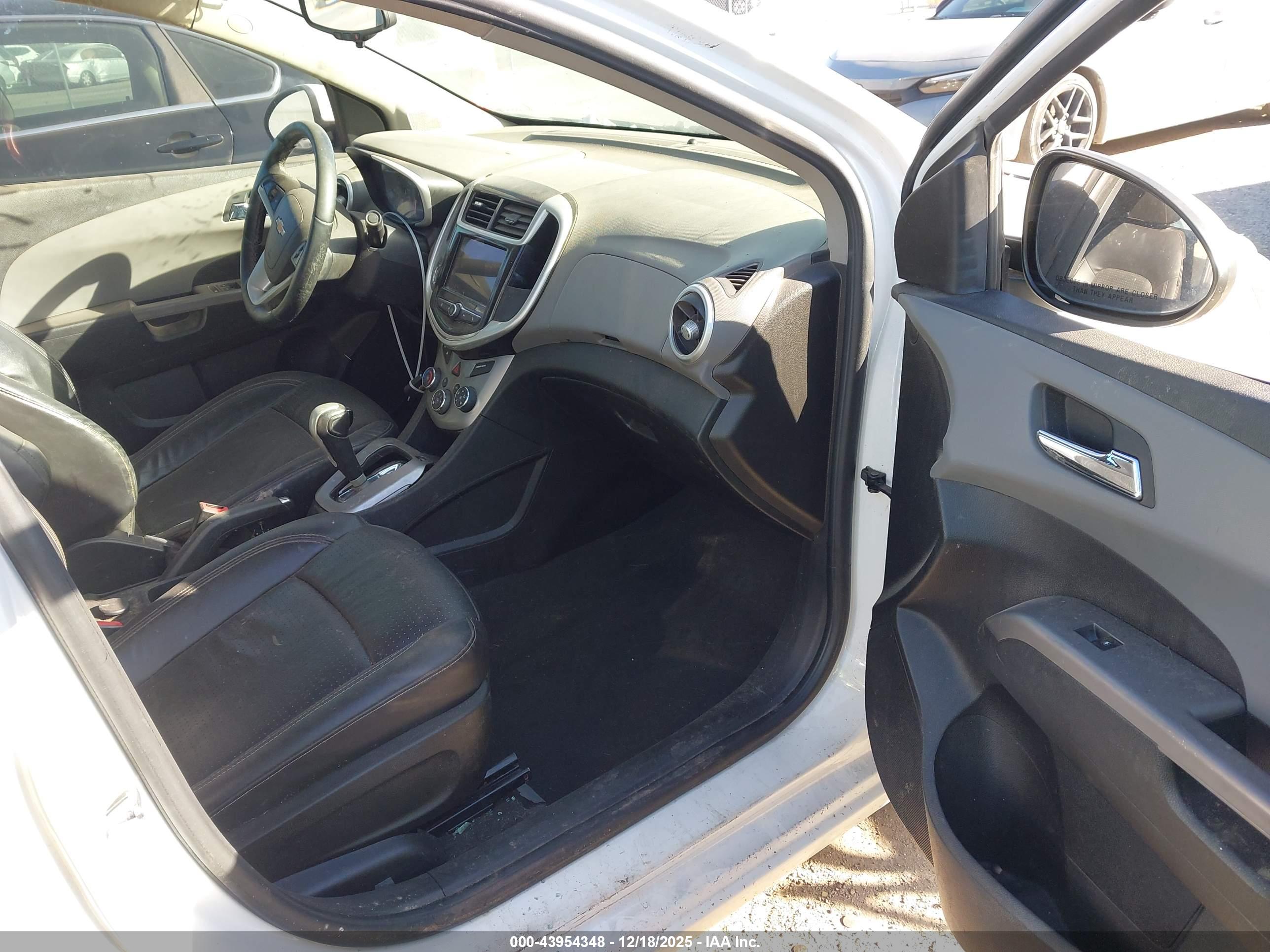 CHEVROLET SONIC image 5