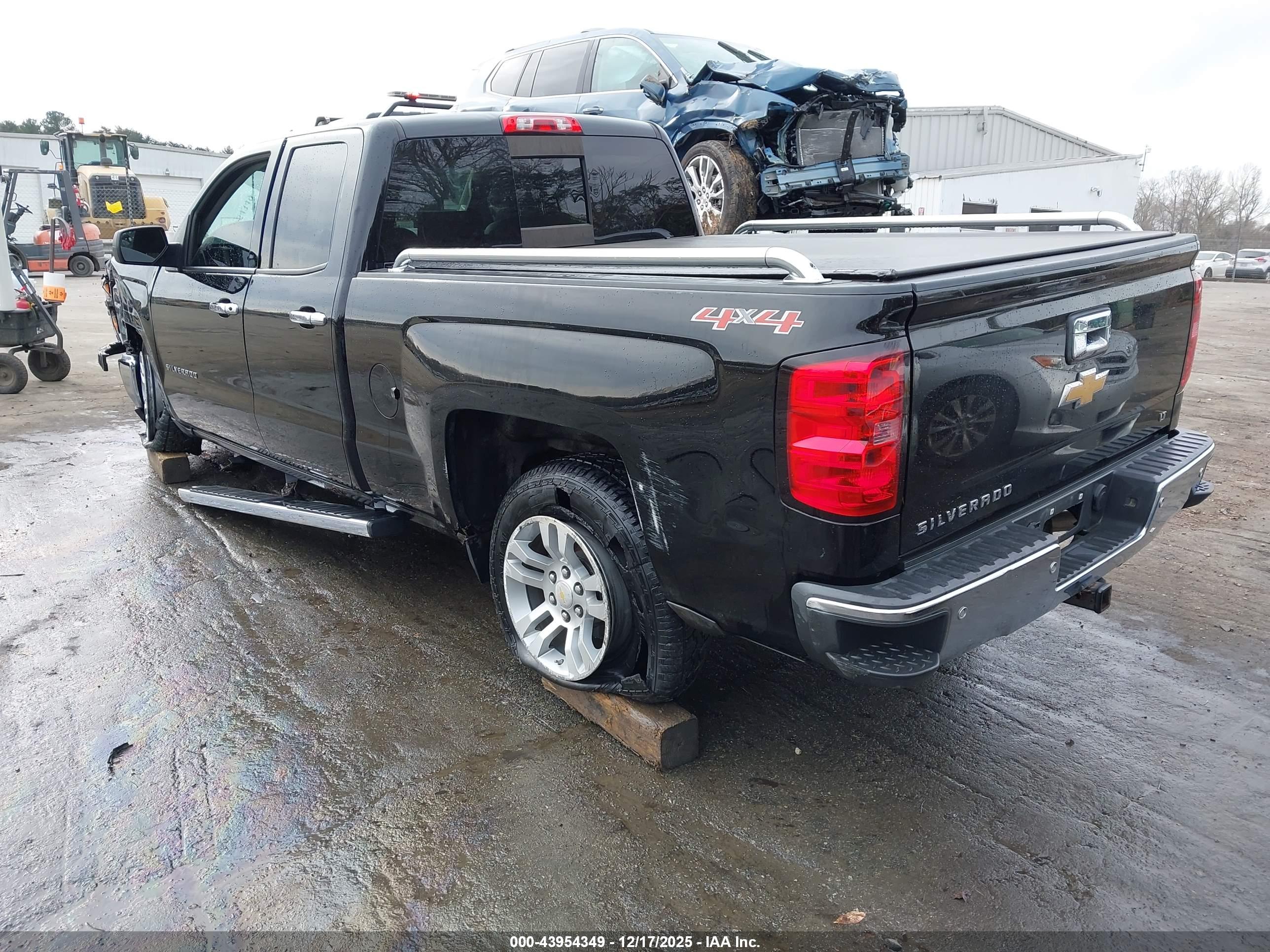 CHEVROLET SILVERADO image 3
