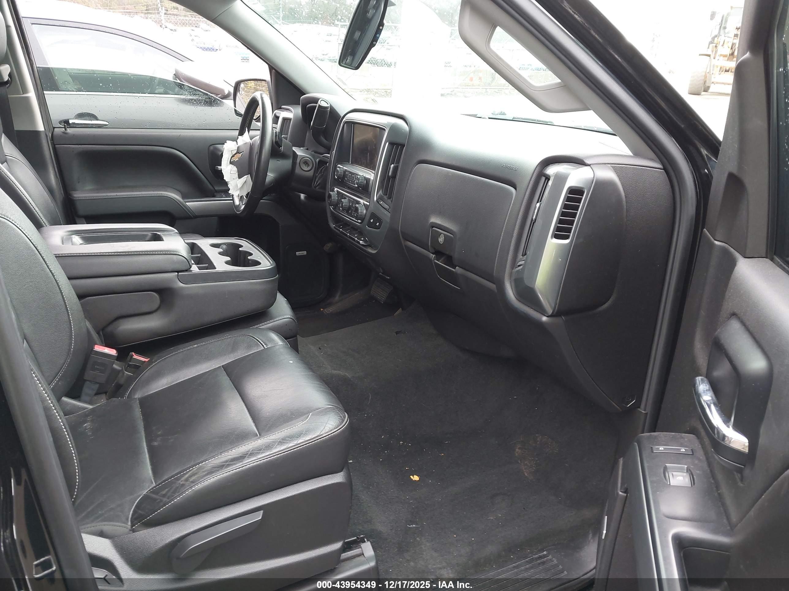 CHEVROLET SILVERADO image 5