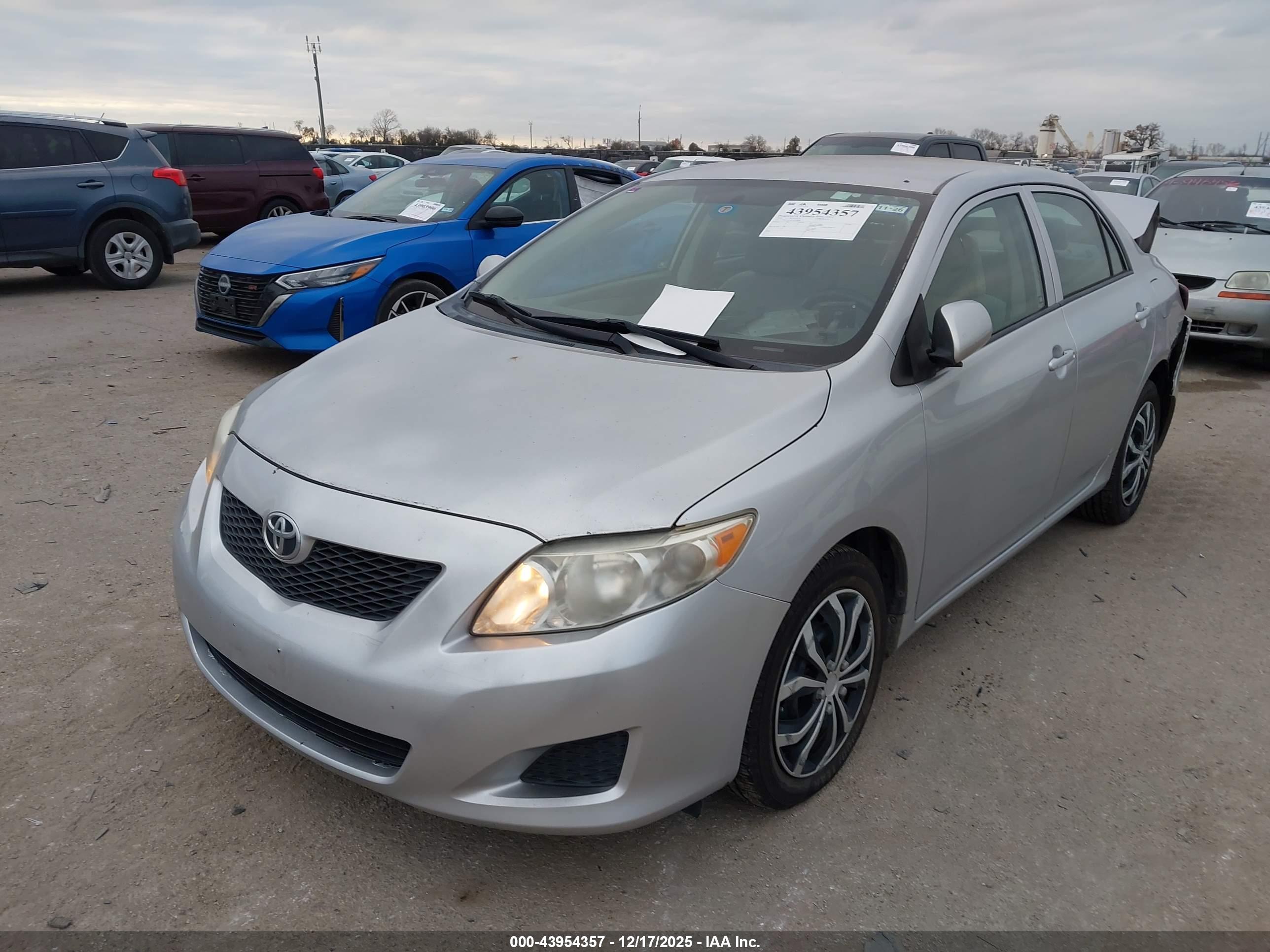 TOYOTA COROLLA image 2