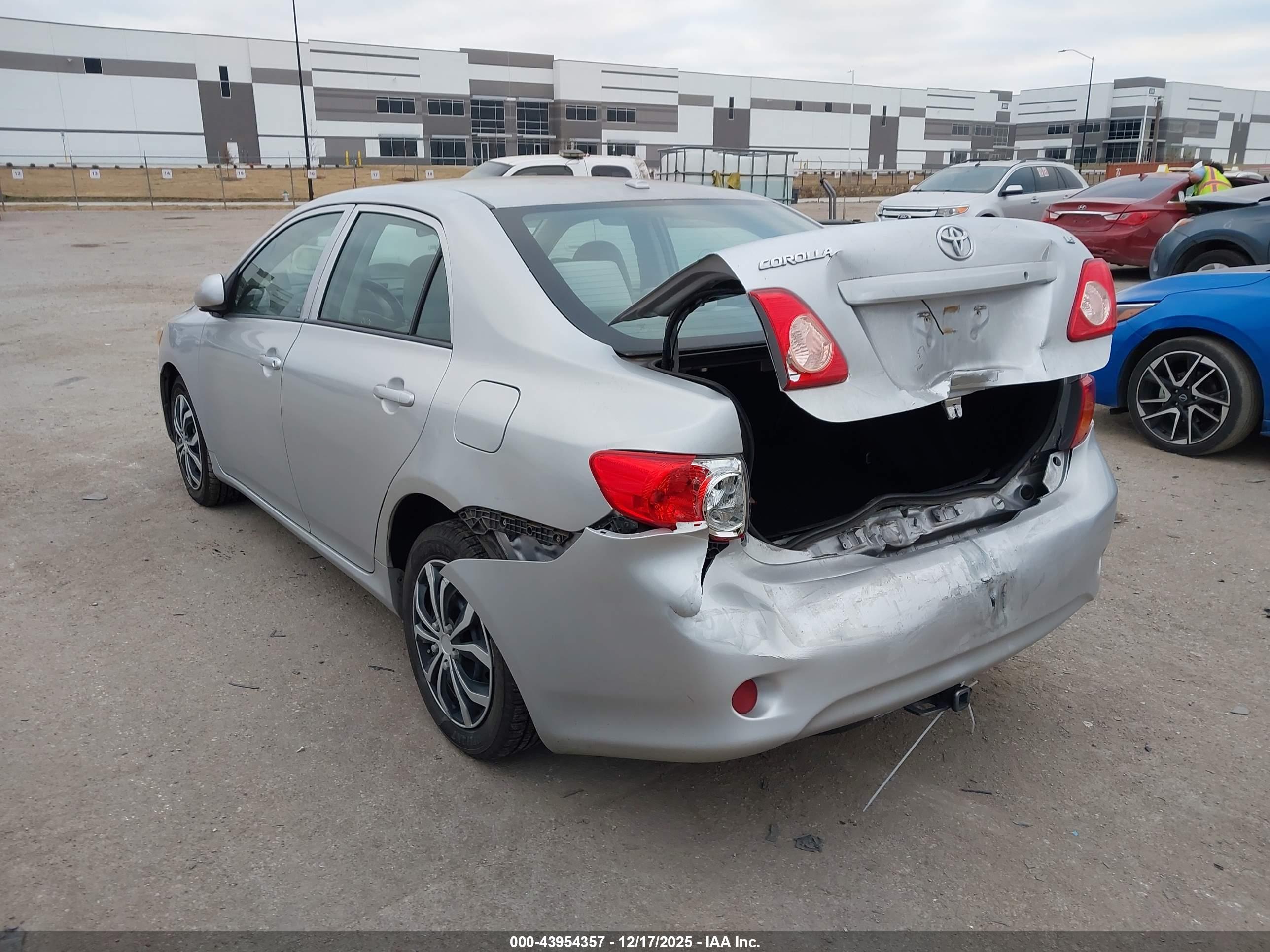 TOYOTA COROLLA image 3