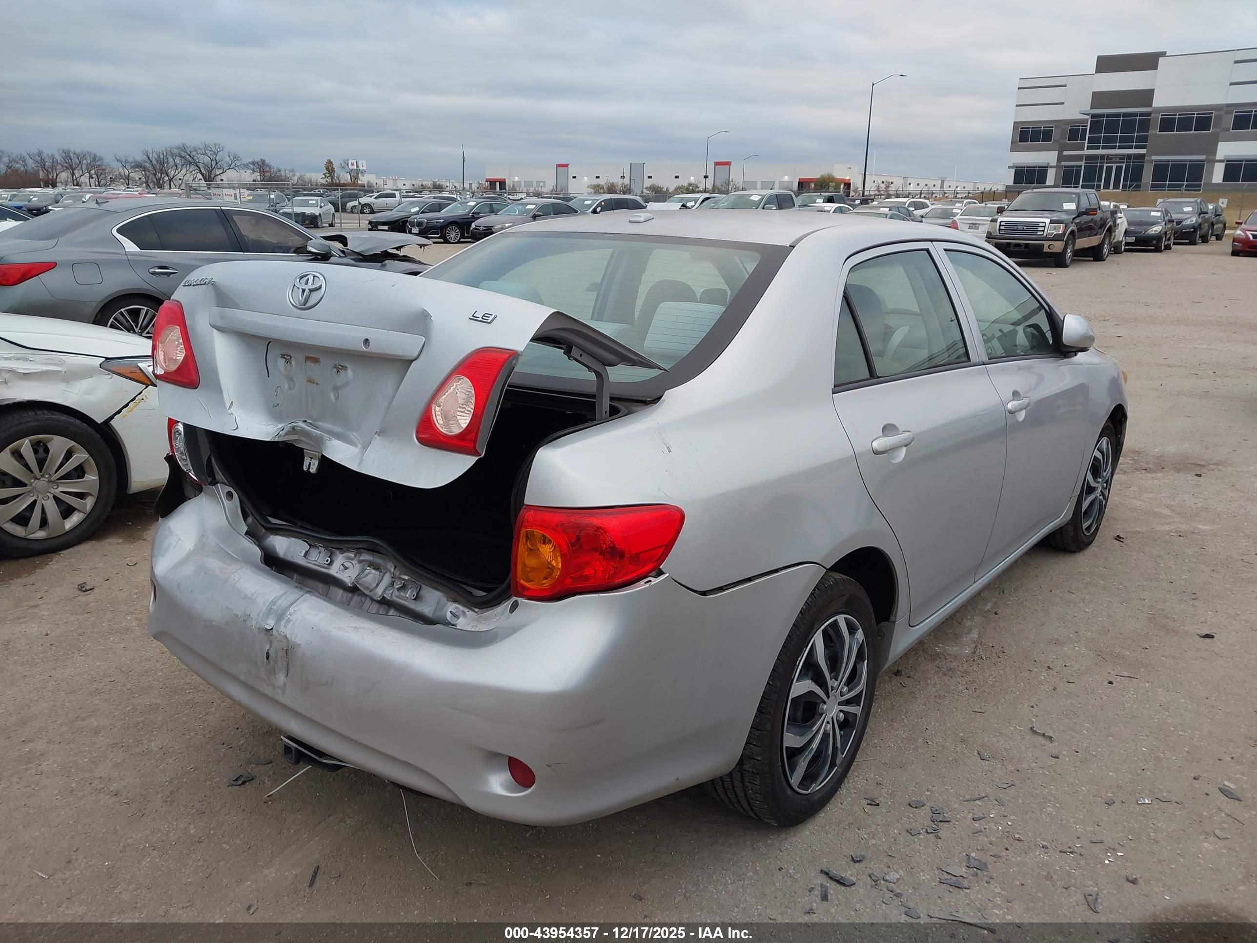 TOYOTA COROLLA image 4