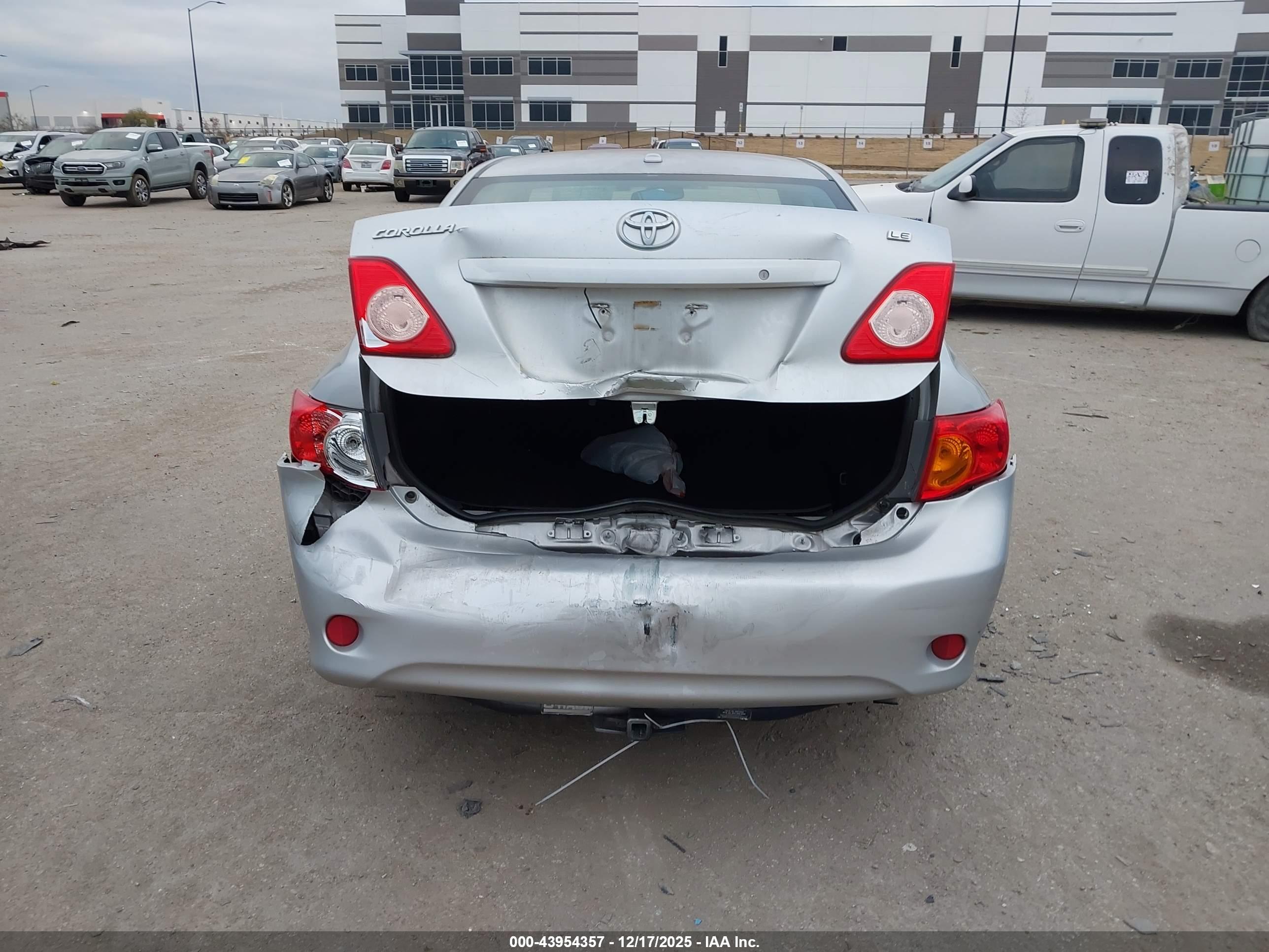 TOYOTA COROLLA image 6