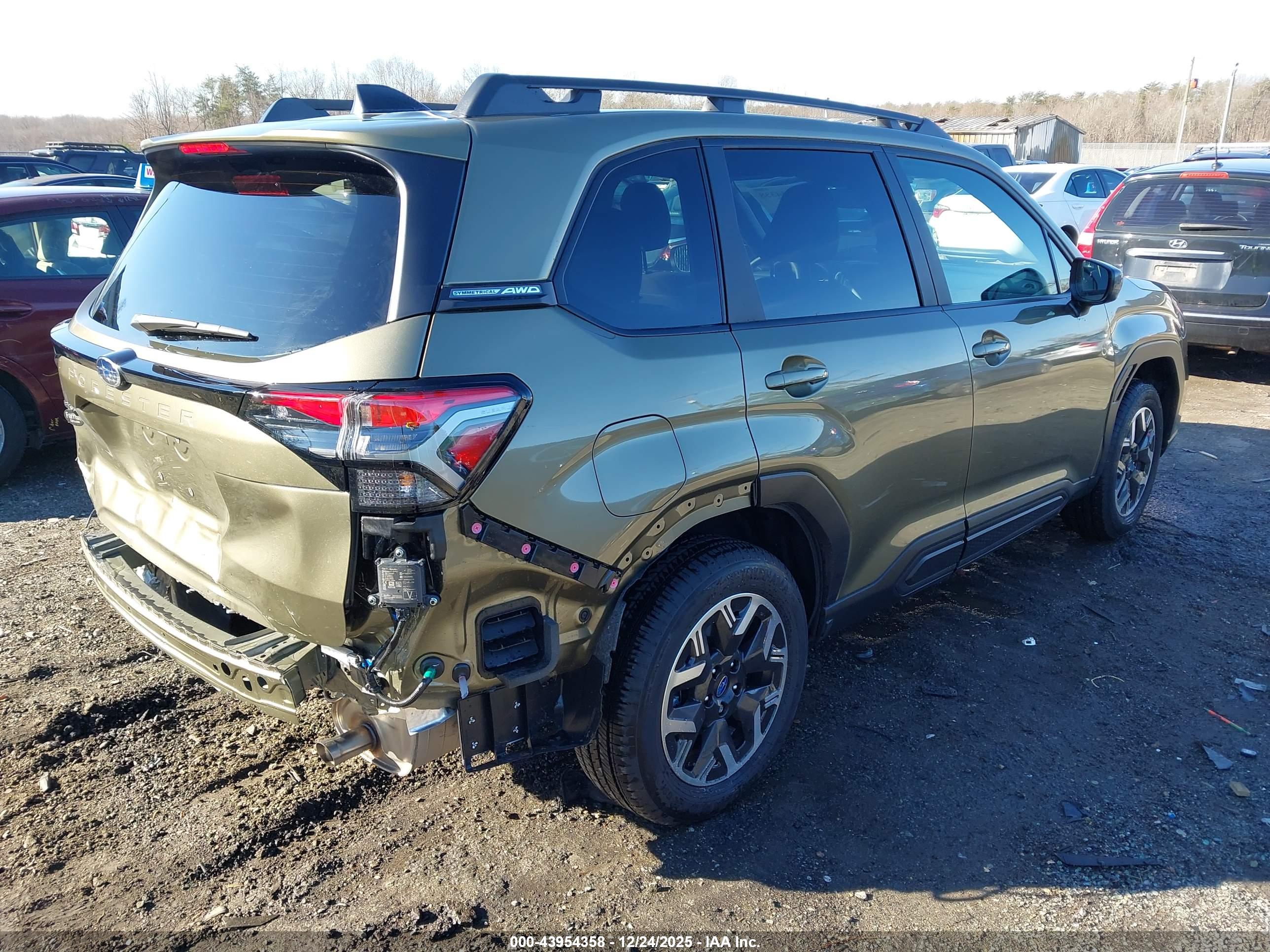 SUBARU FORESTER image 4