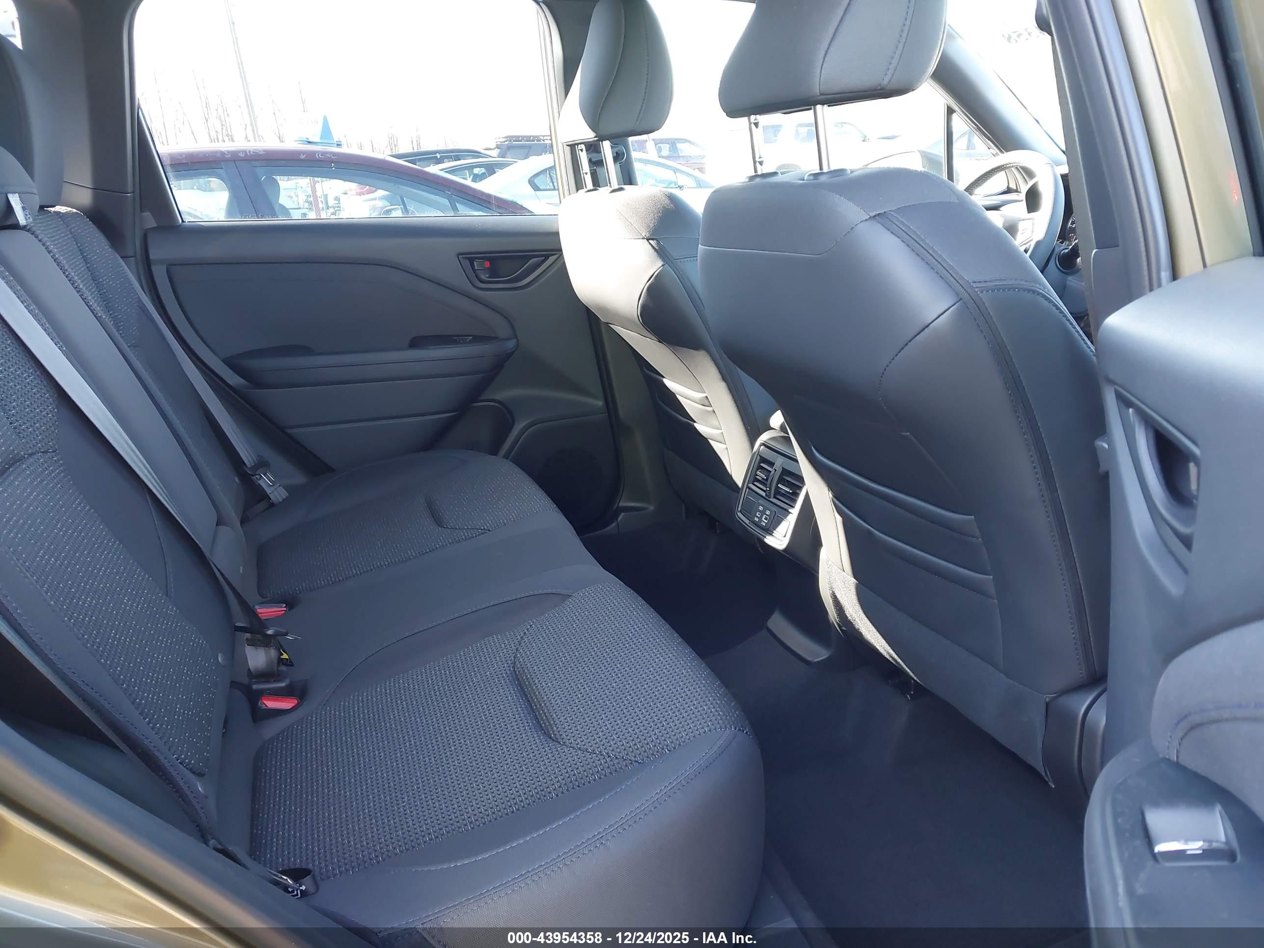 SUBARU FORESTER image 8