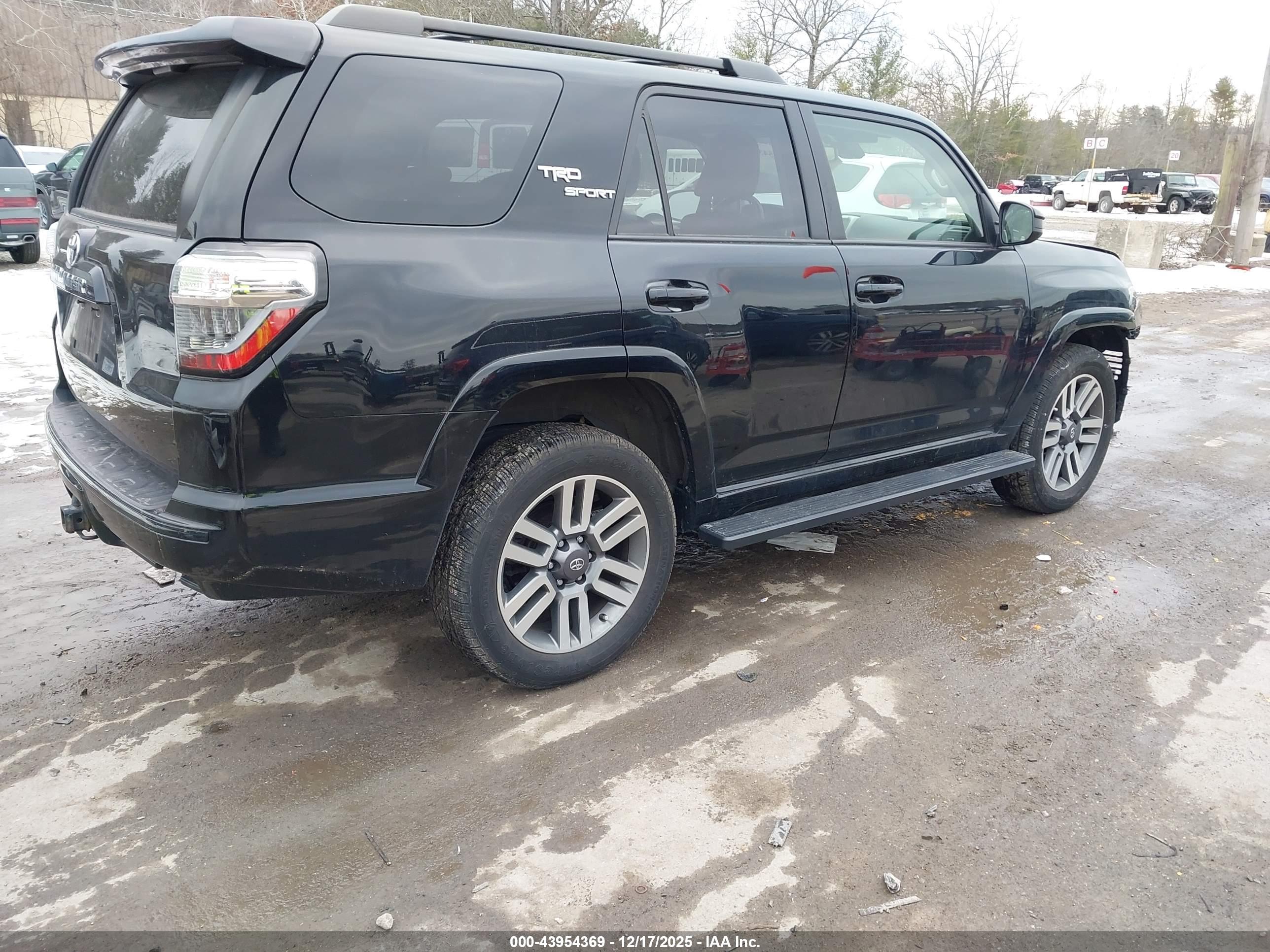 TOYOTA 4RUNNER image 4
