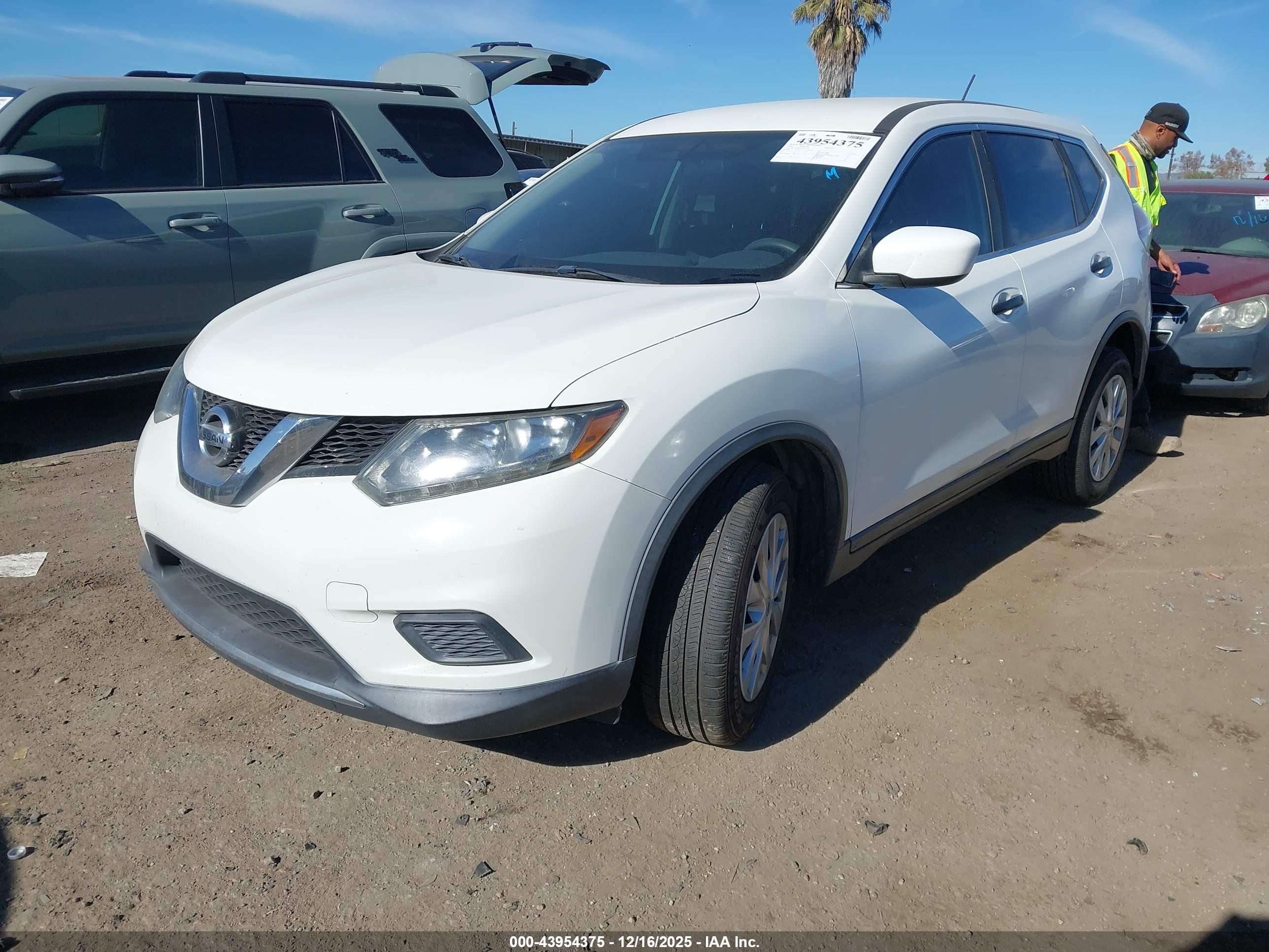 NISSAN ROGUE image 2